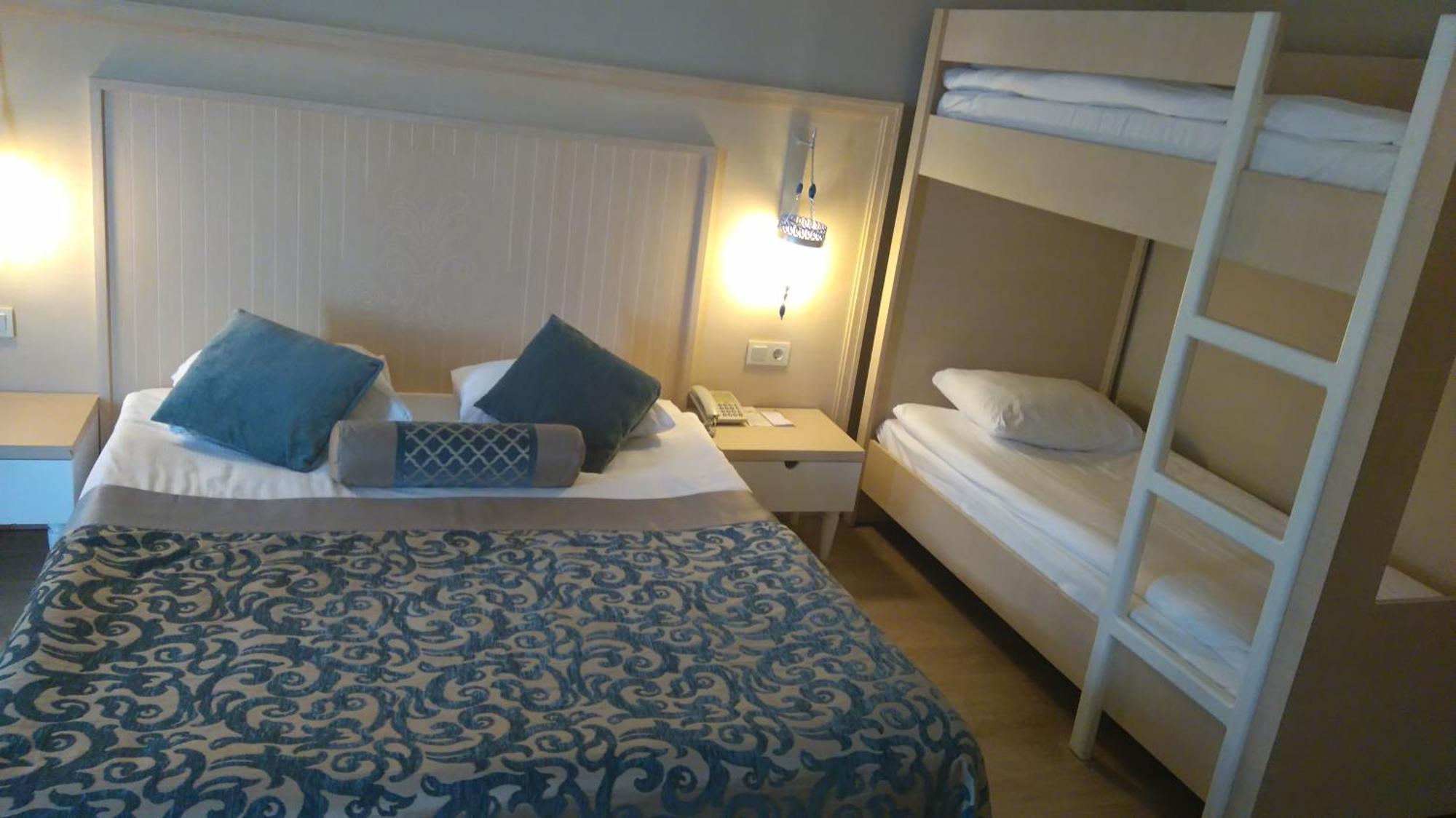 Superior Room Bunkbed Partial Sea View