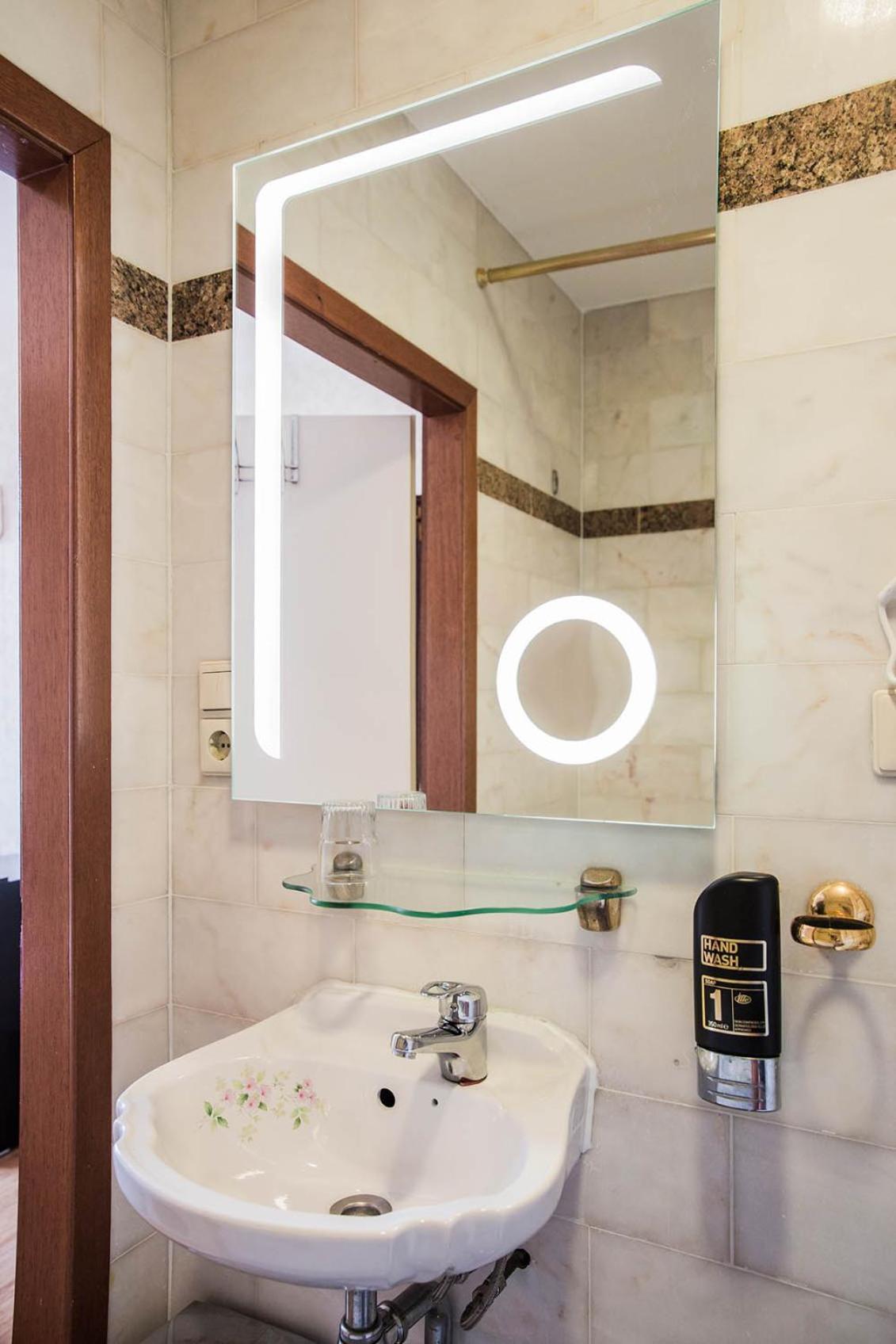 Single Private Bathroom,1275168859:JPEG