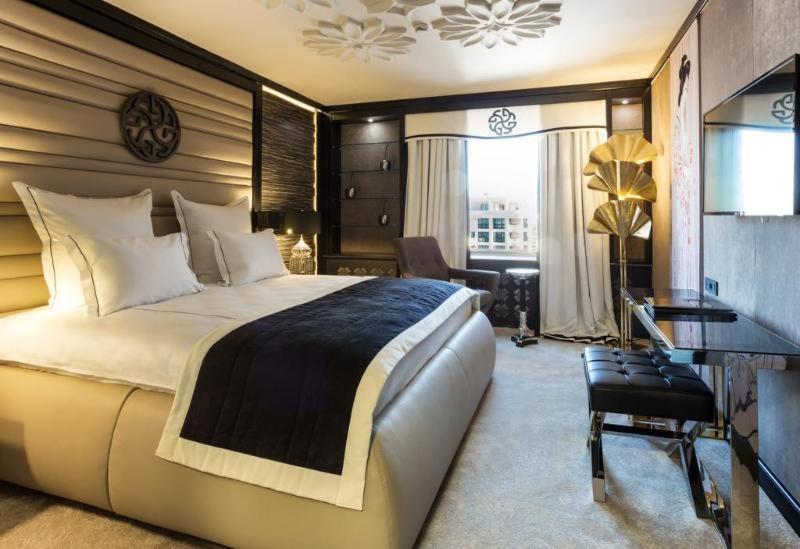 Premium King Room