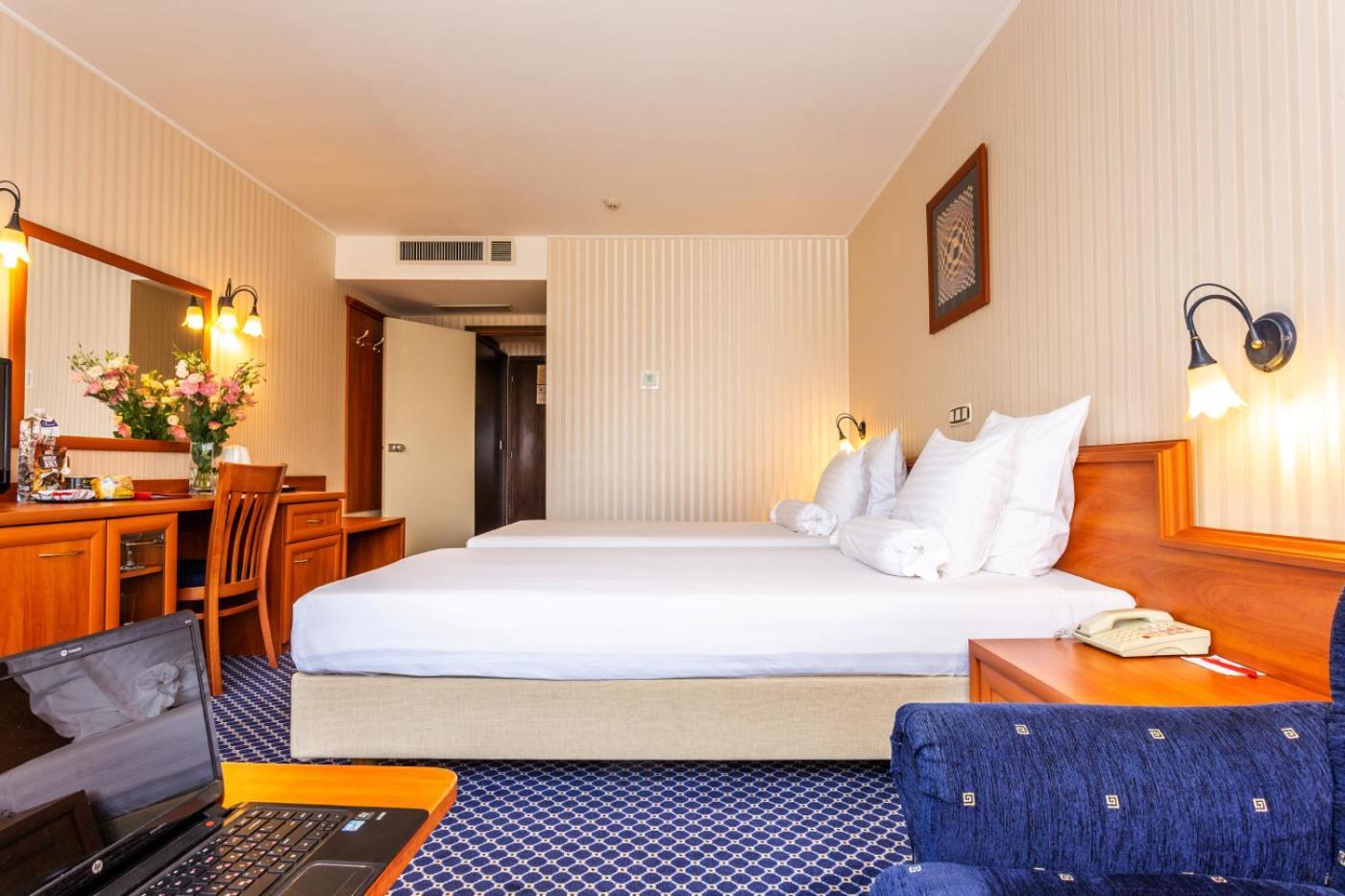 Classic Double or Twin Room,1061983999:JPEG