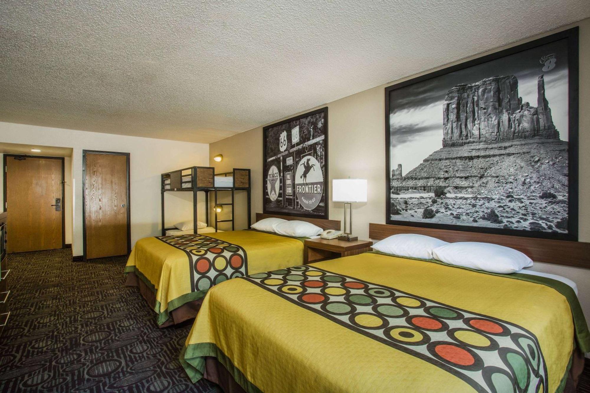 Studio Suite Two Queen Beds Bunk Bed Non-Smoking