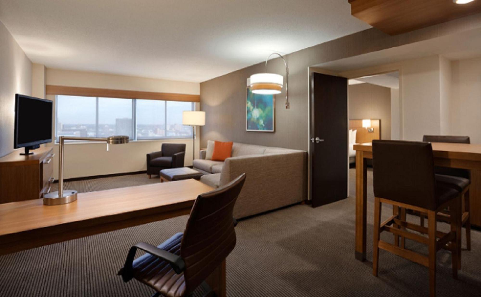 King Suite with Roll-In Shower - Disability Access