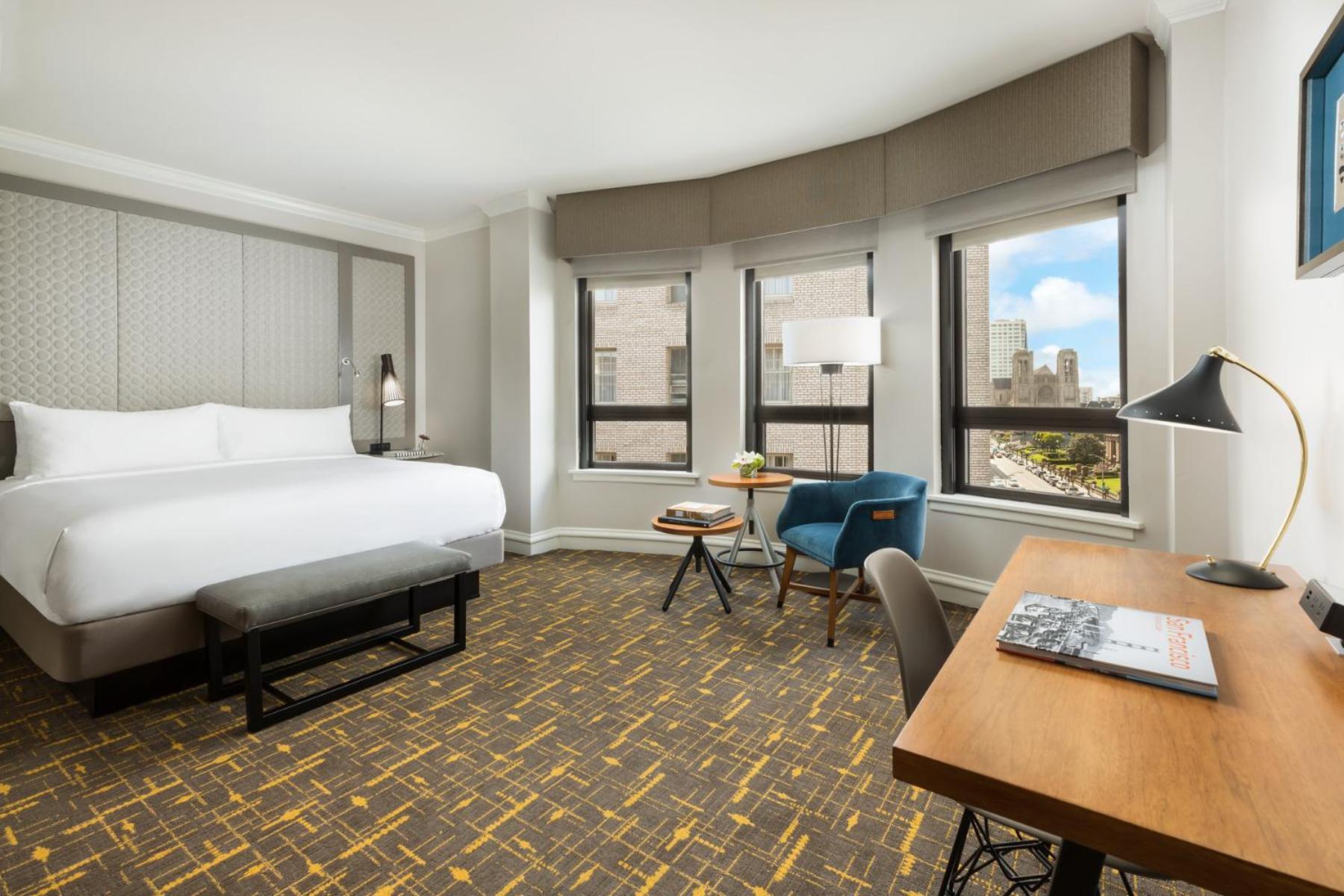 Deluxe Queen Room