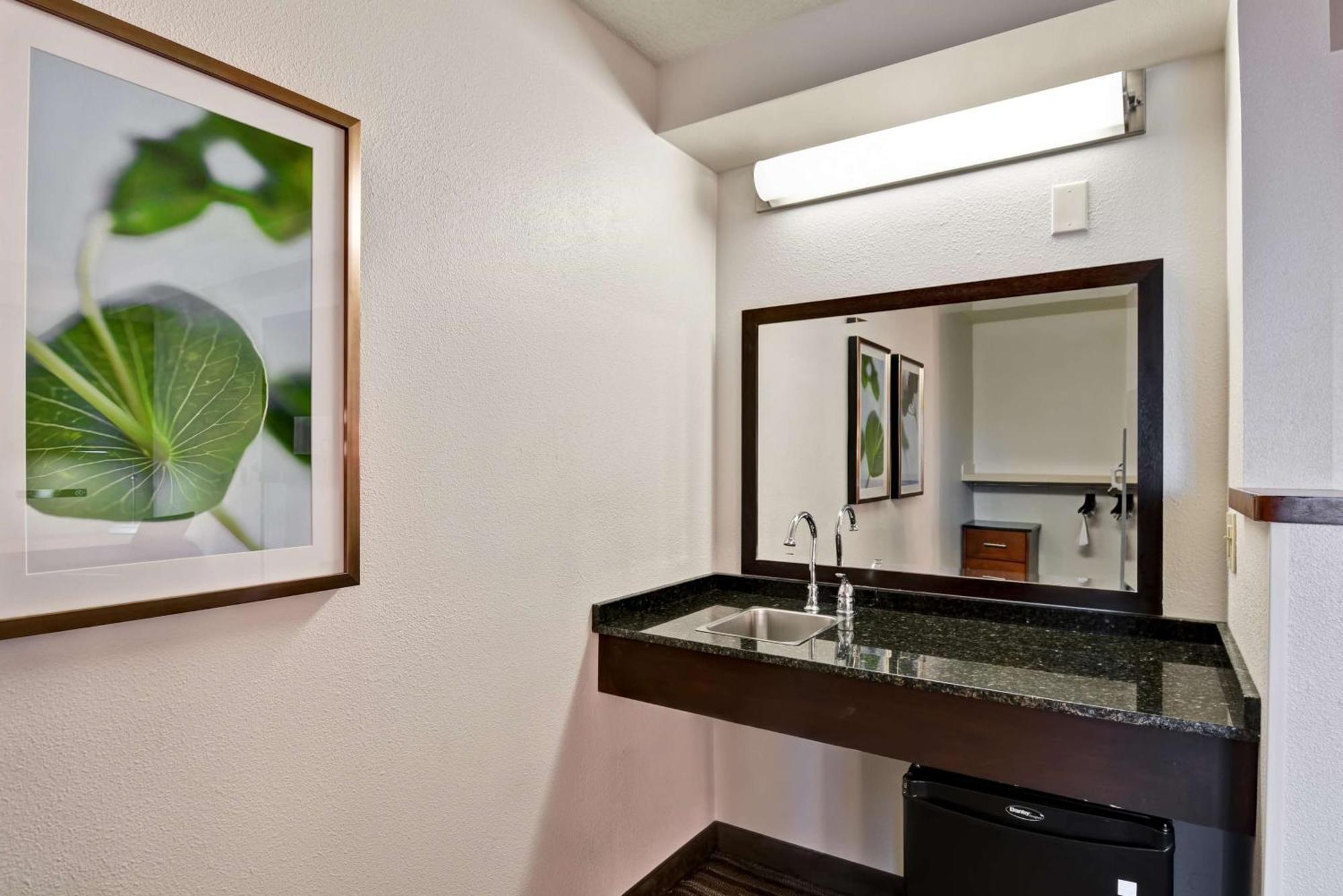 King Room Accessible Tub Disability Access