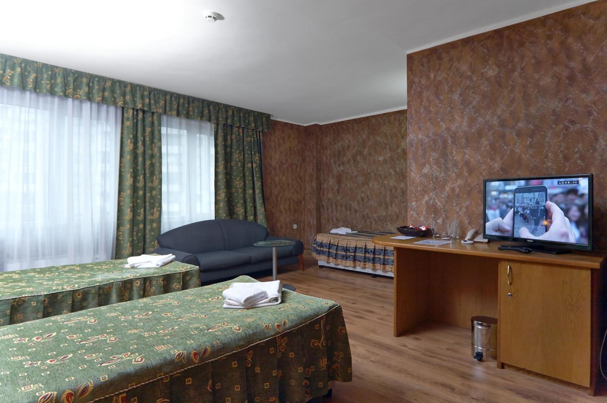 Triple Room