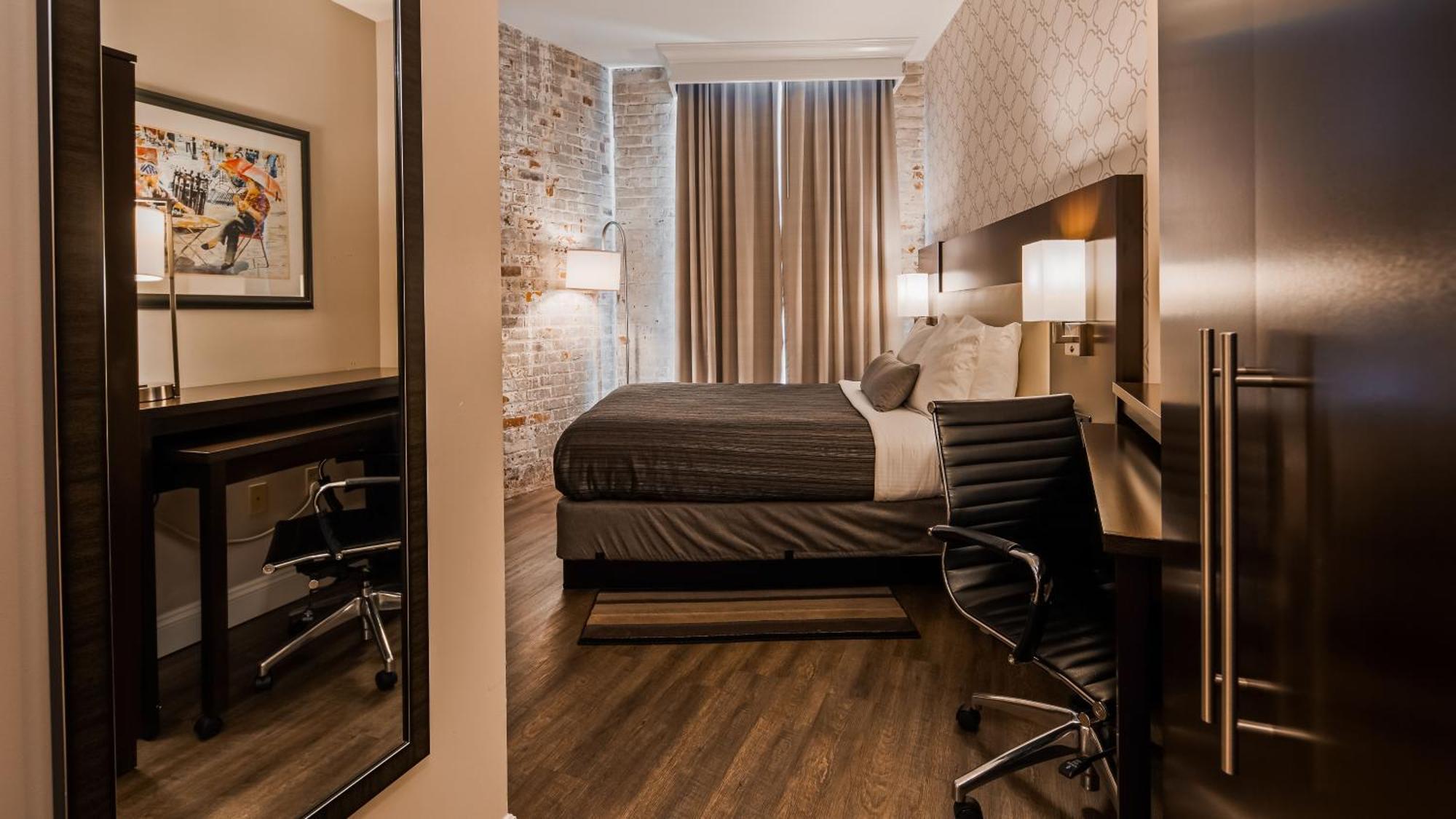 Queen Room