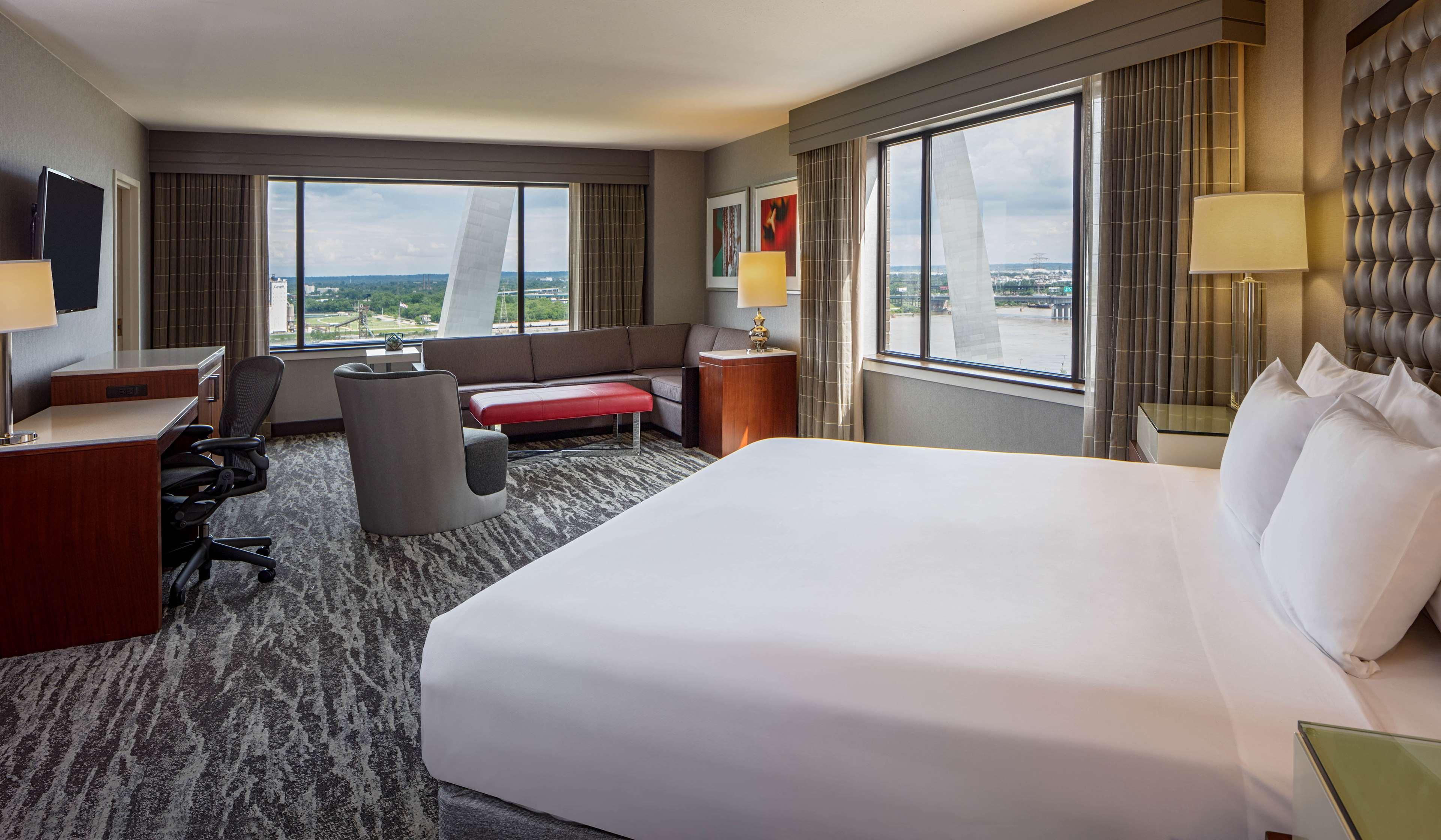 Deluxe King Room View,1438991365:JPEG