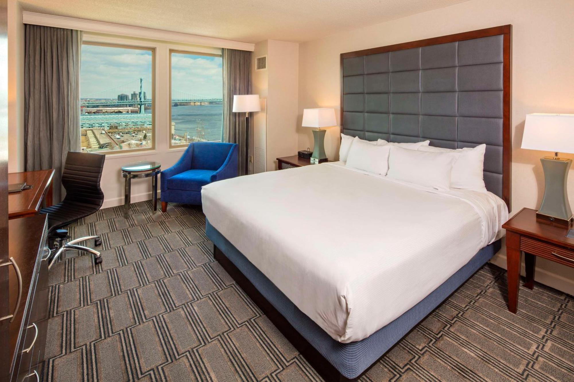 King Room Tub Mobility Hearing Access
