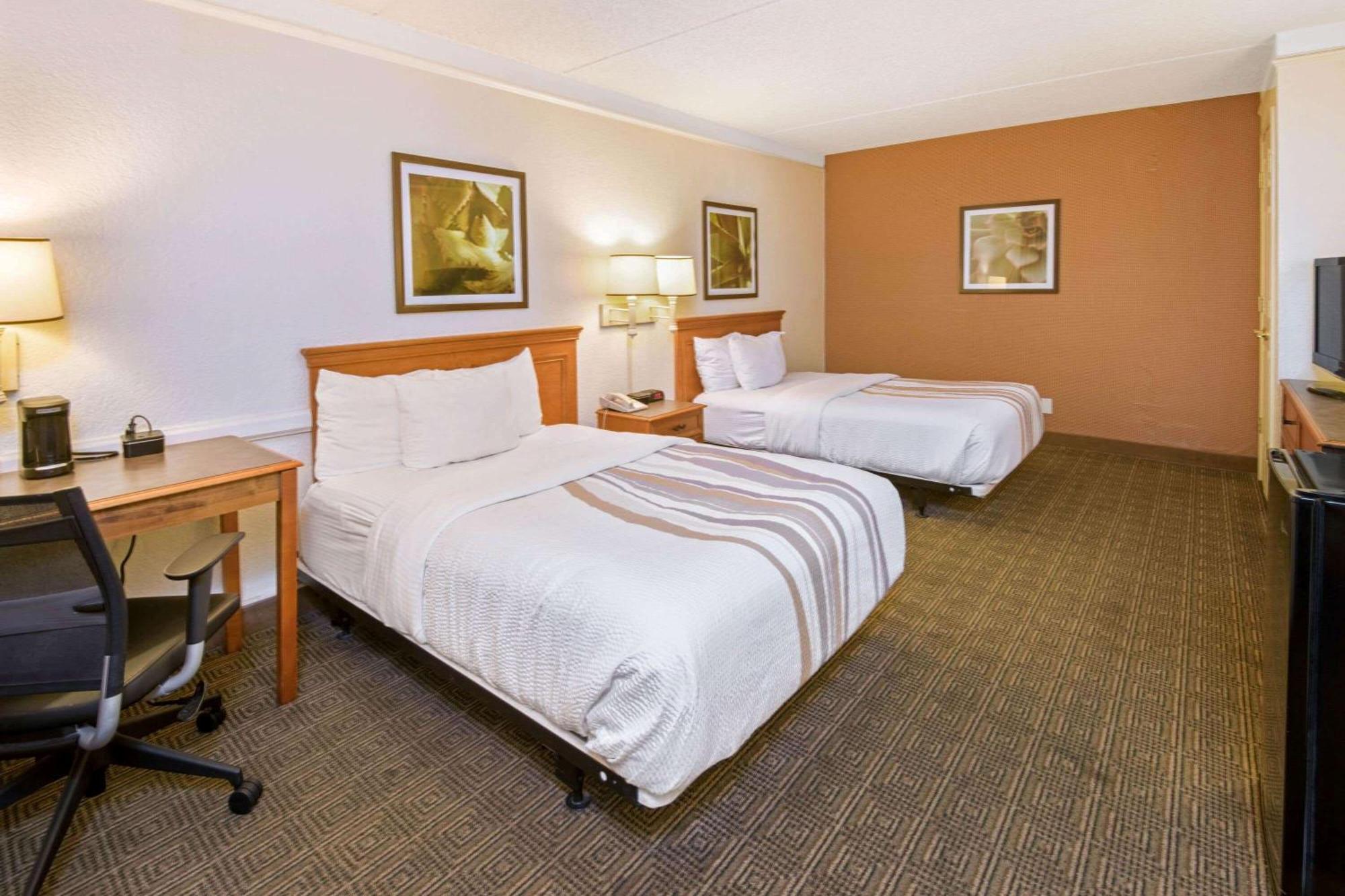 2 Full Beds, Mobility/Hearing Accessible Room, Roll-In Shower, Non-Smoking