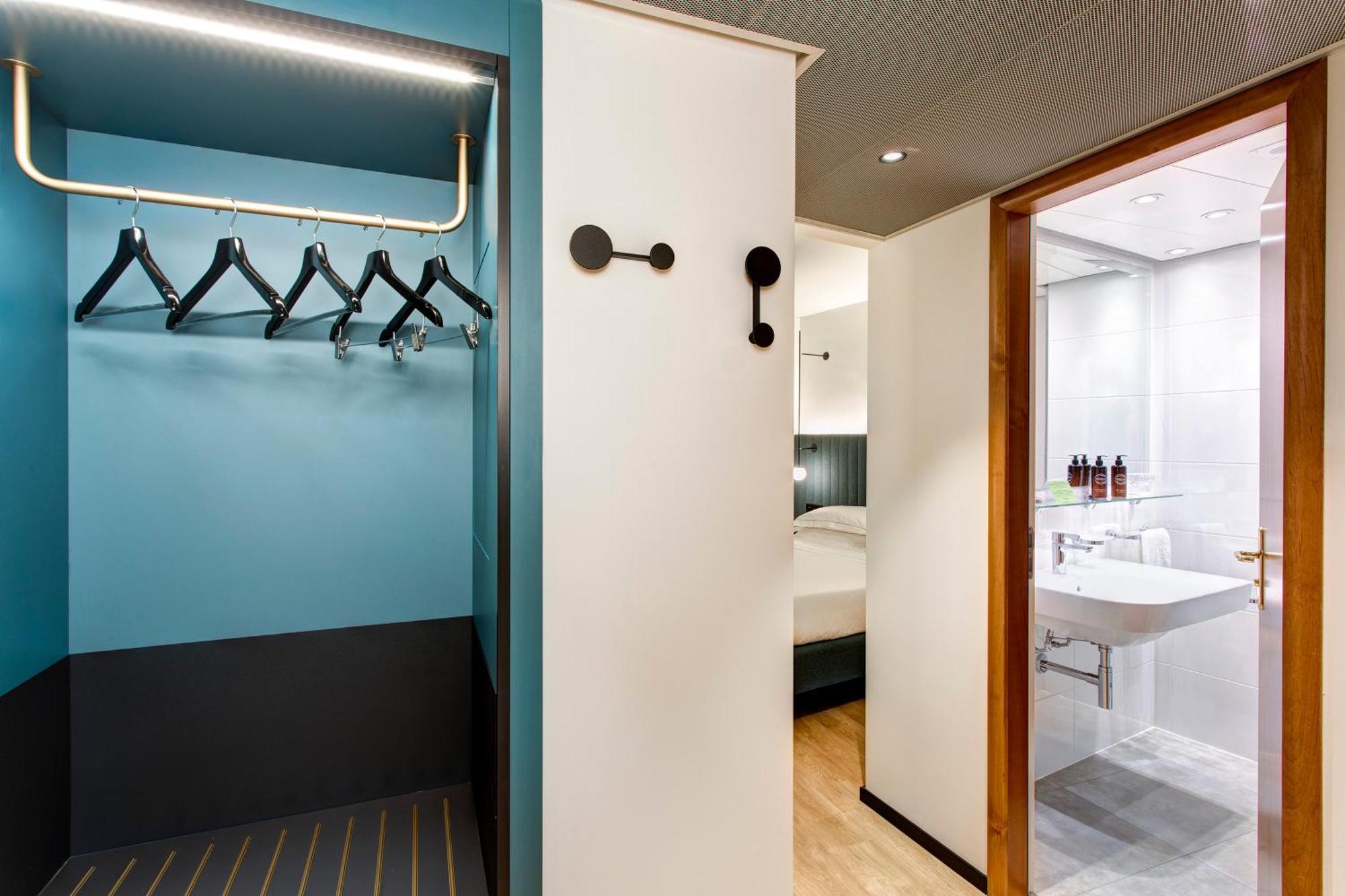 Room Extra Bed Air Conditioning
