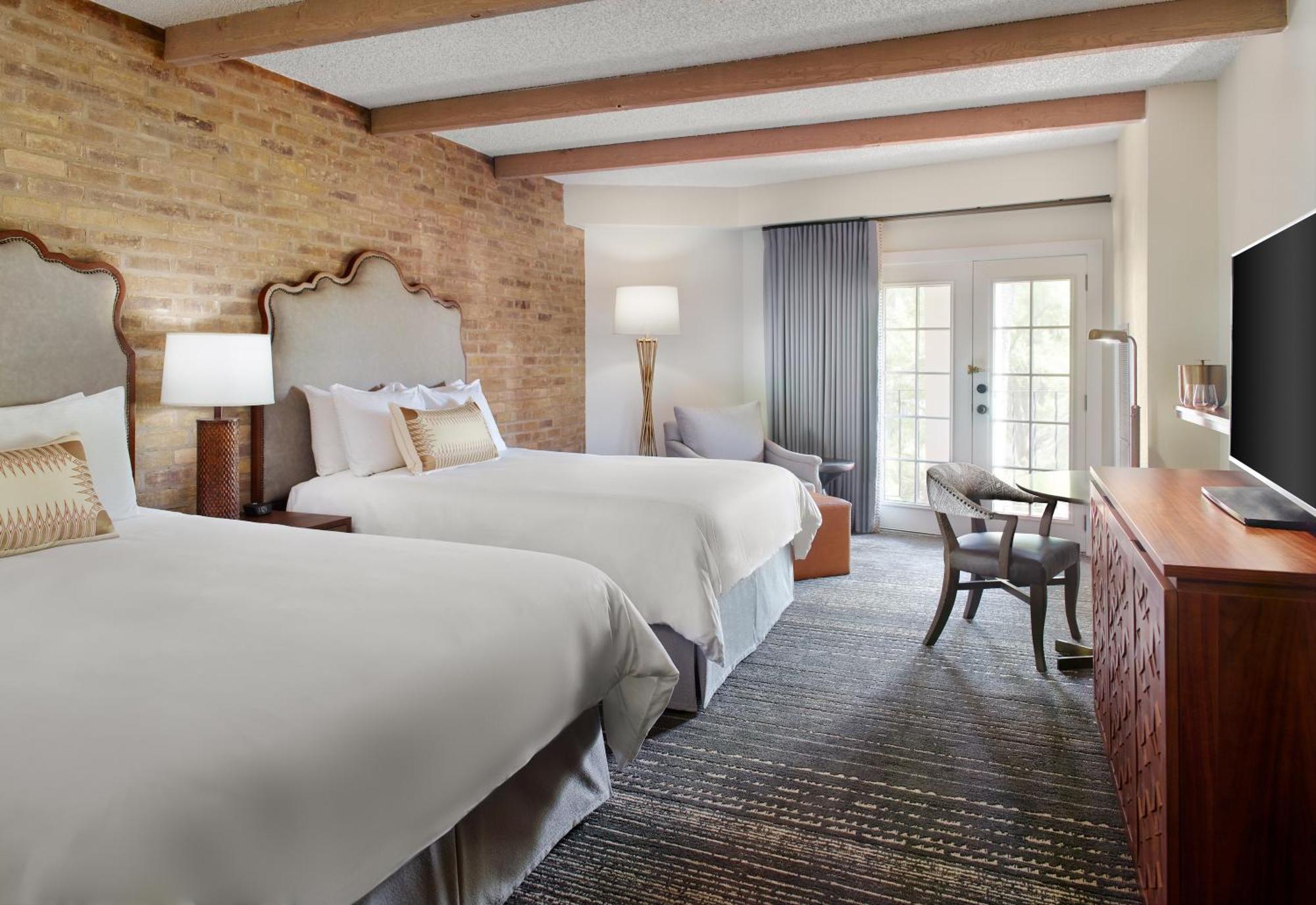 Deluxe Room 2 Queen Beds