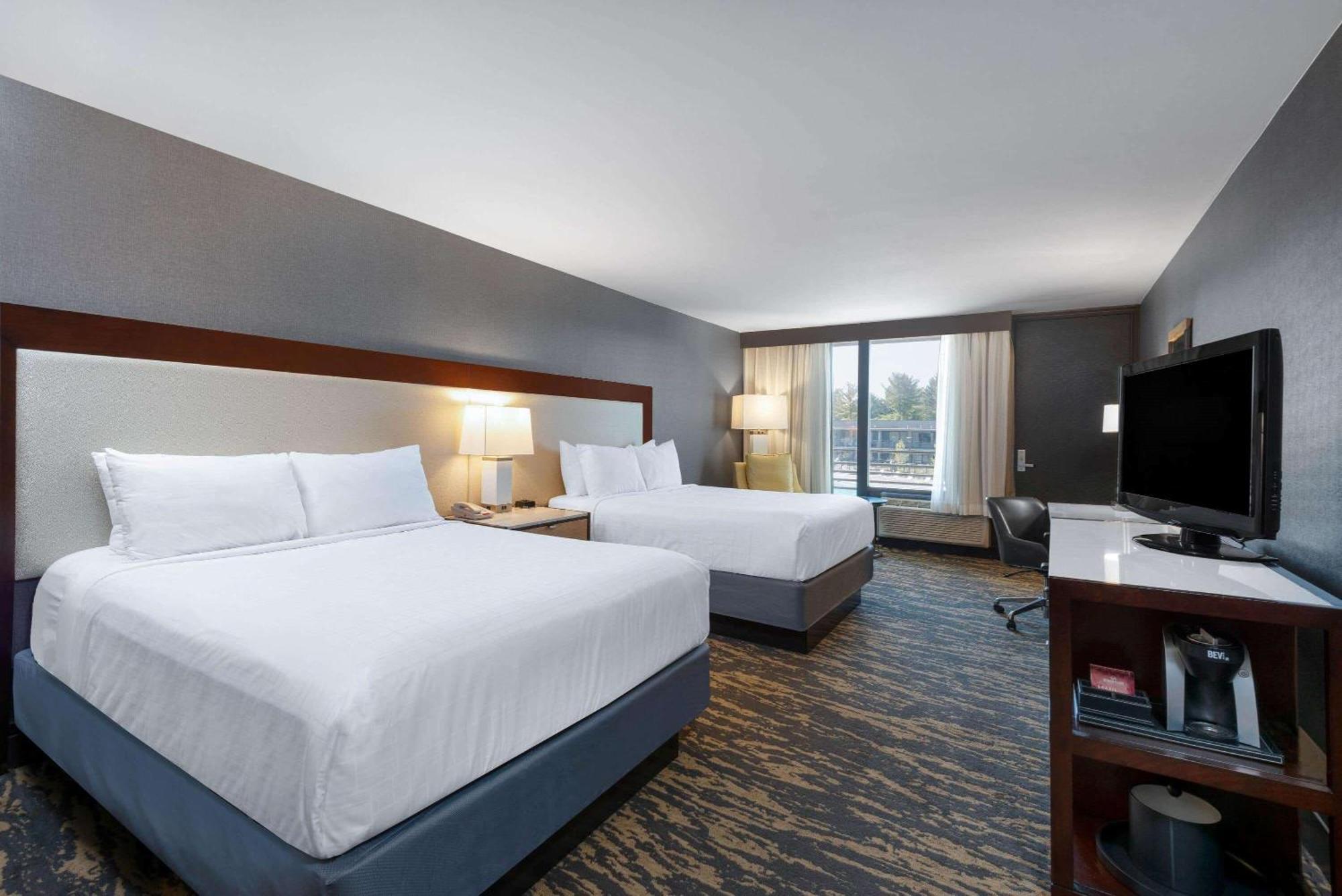 Deluxe Queen Room Two Queen Beds Pool View Non-Smoking