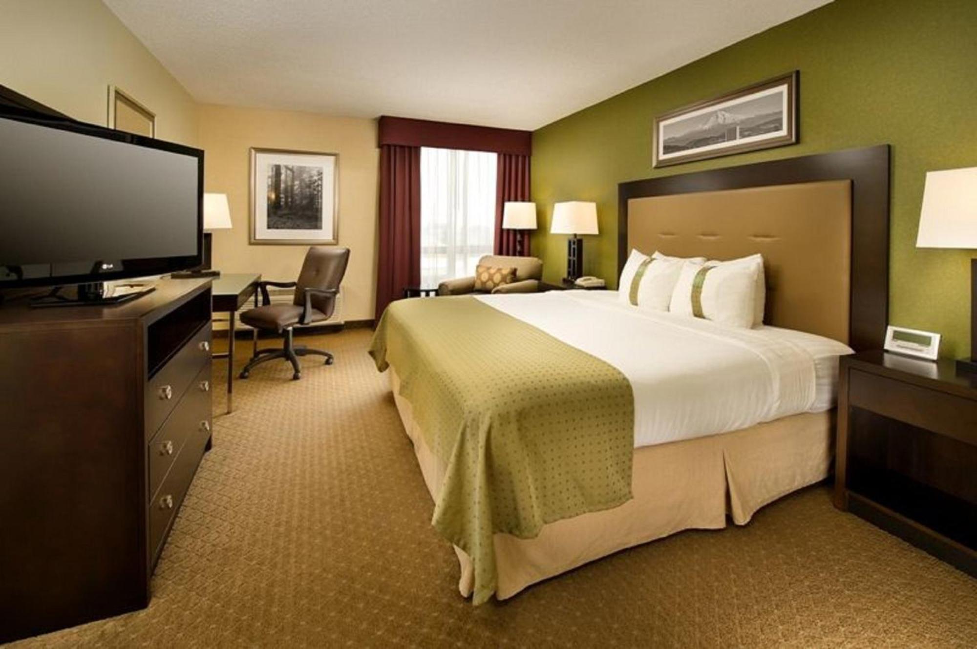 Standard King Room