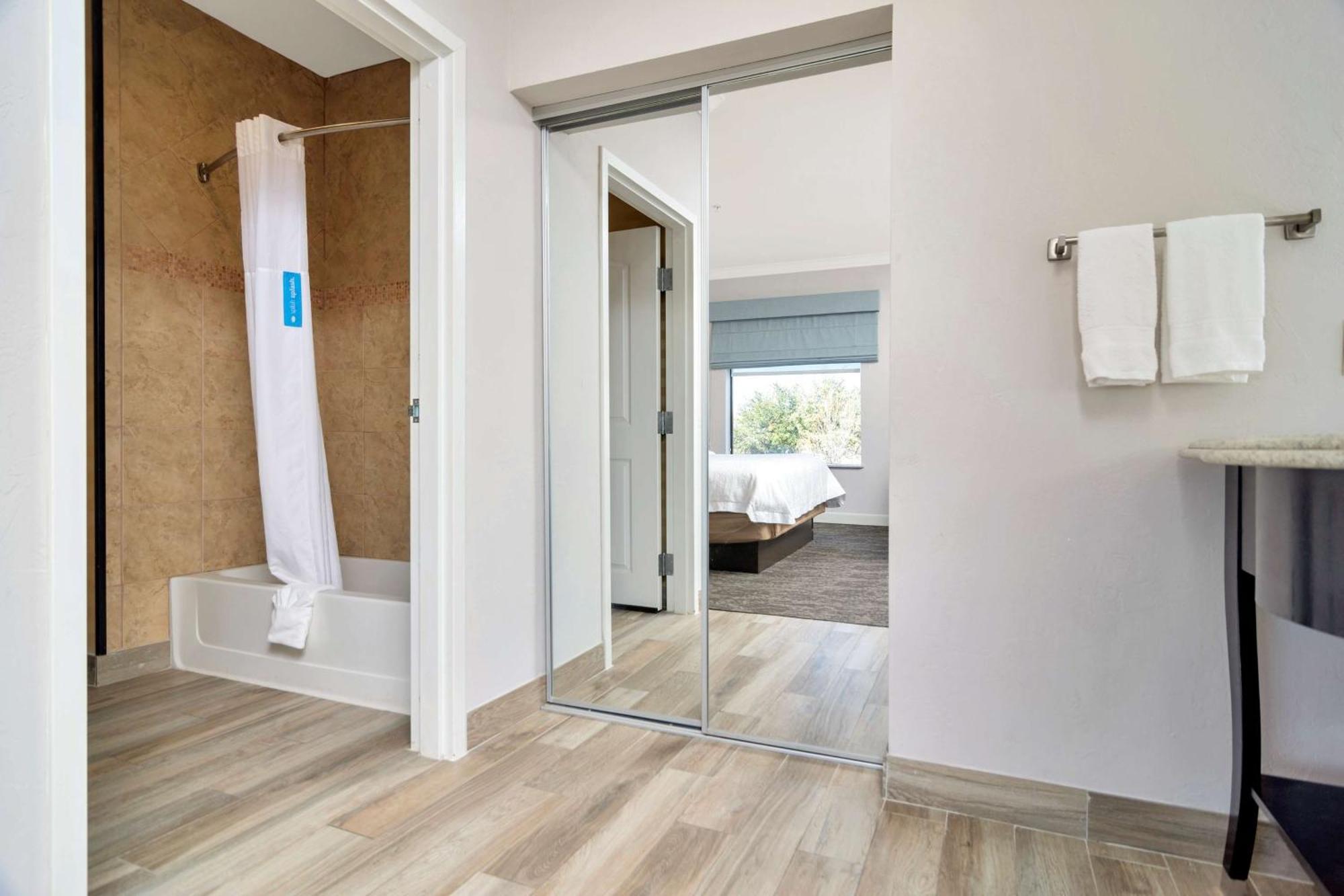 King Studio Suite Non-Smoking