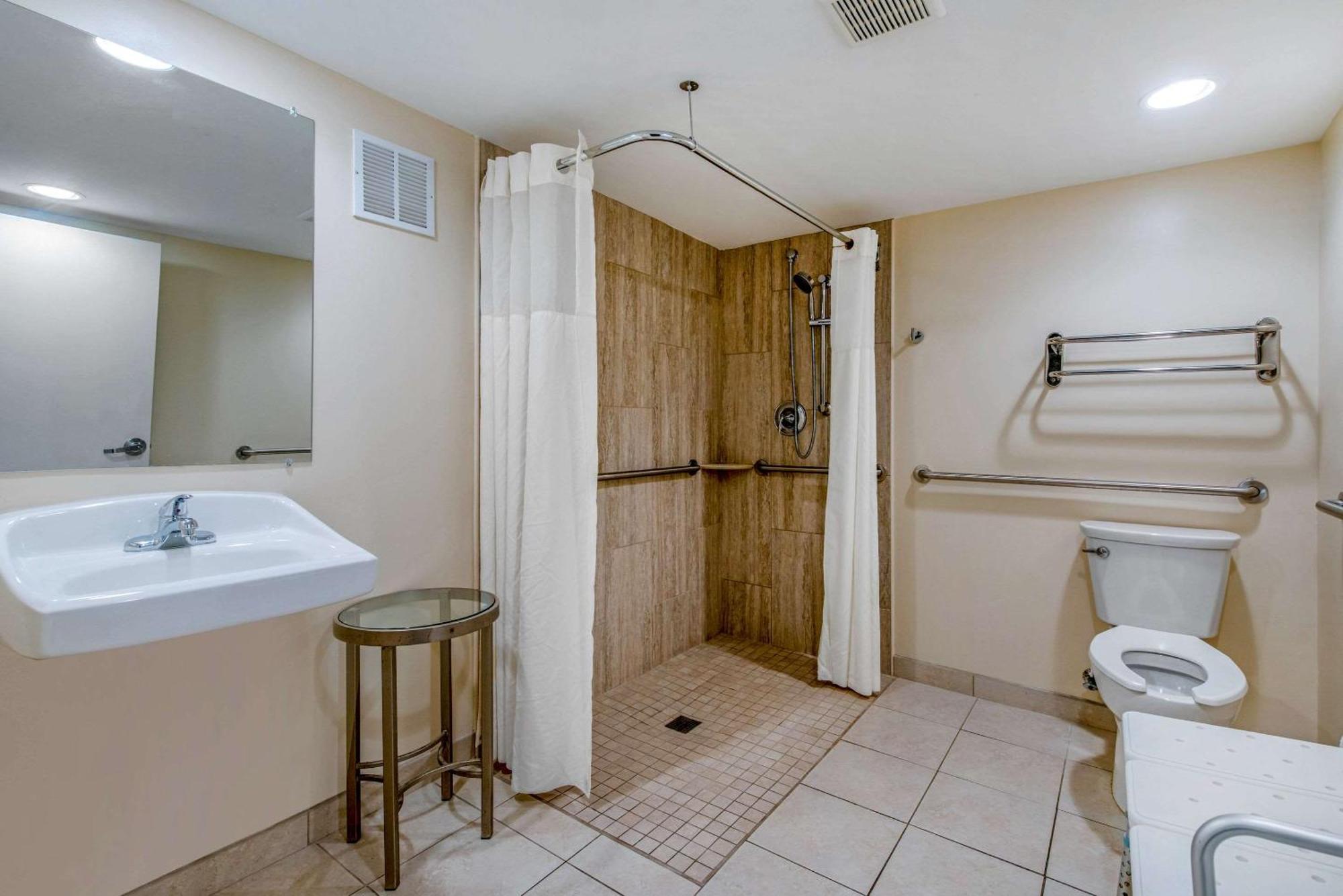 King Room Roll Shower Accessible or Non-Smoking