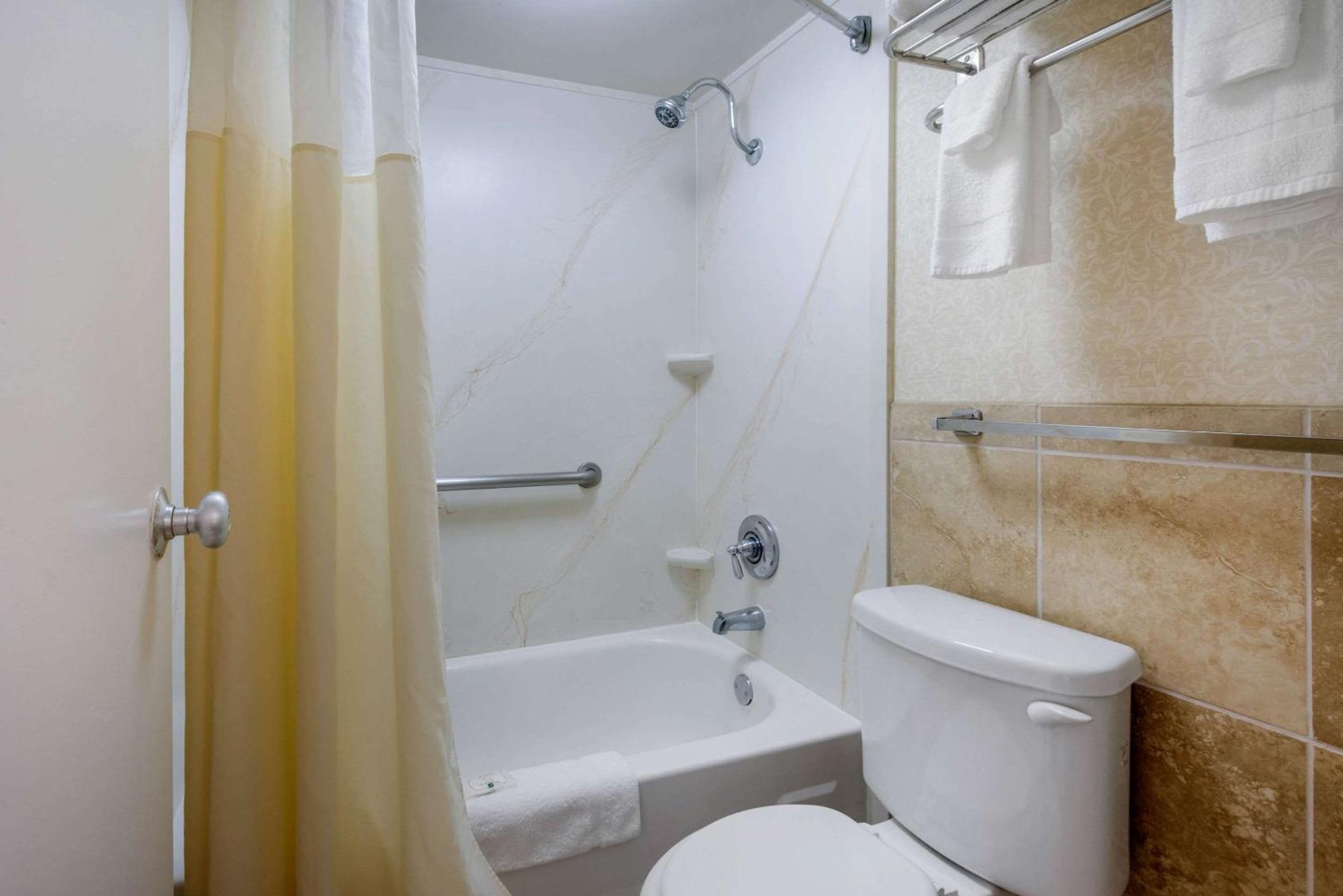 Double Room Two Double Beds Non-Smoking