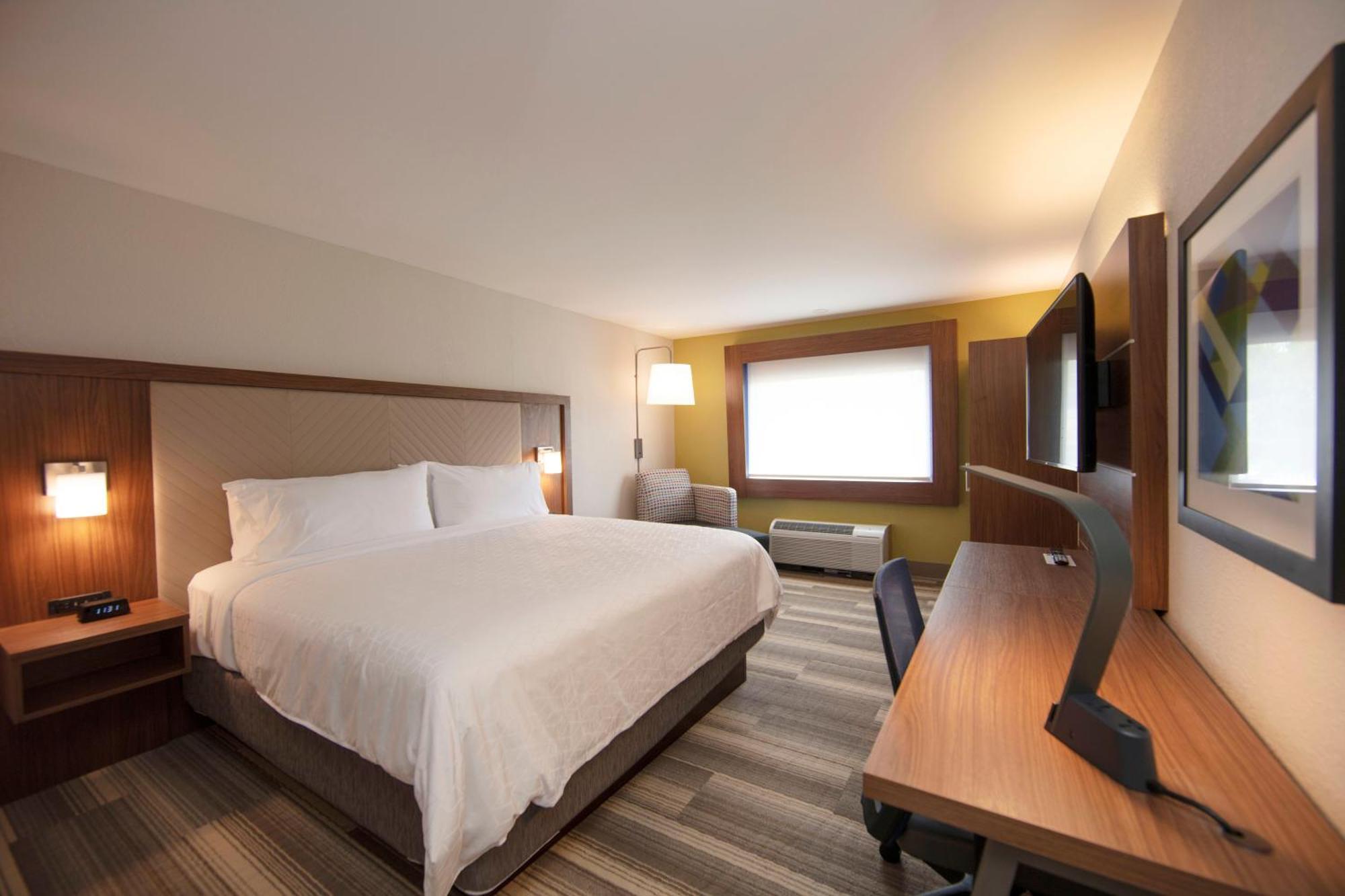 Standard King Room