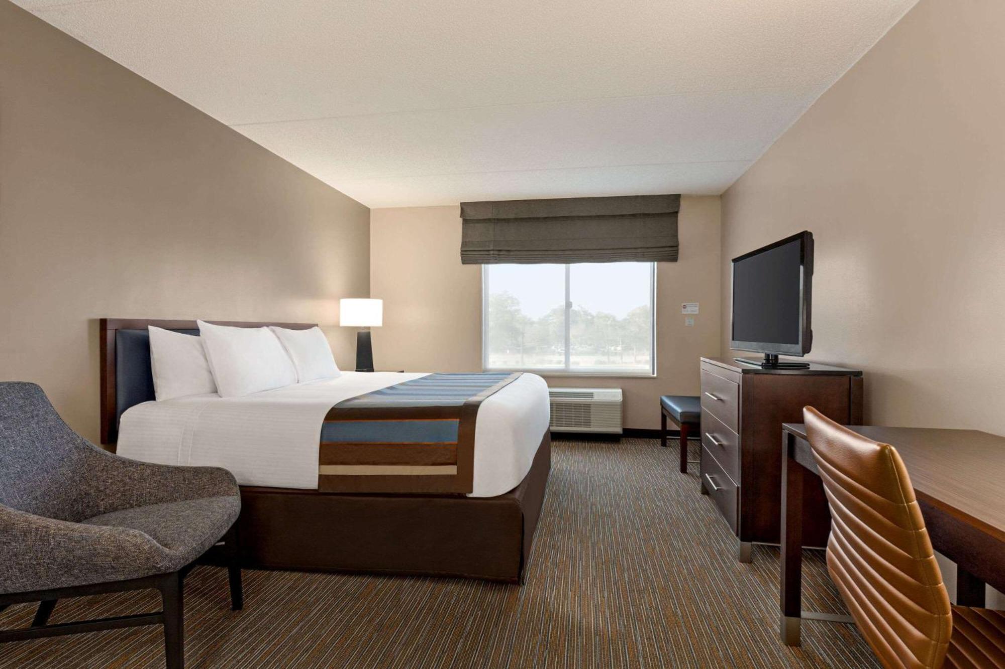 Deluxe King Room Disability Access or Non-Smoking