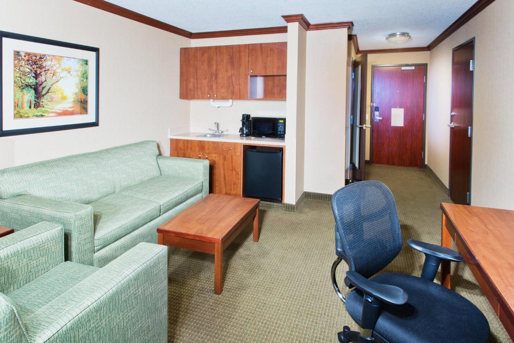 Executive King Room Disability Access Tub or Non-Smoking