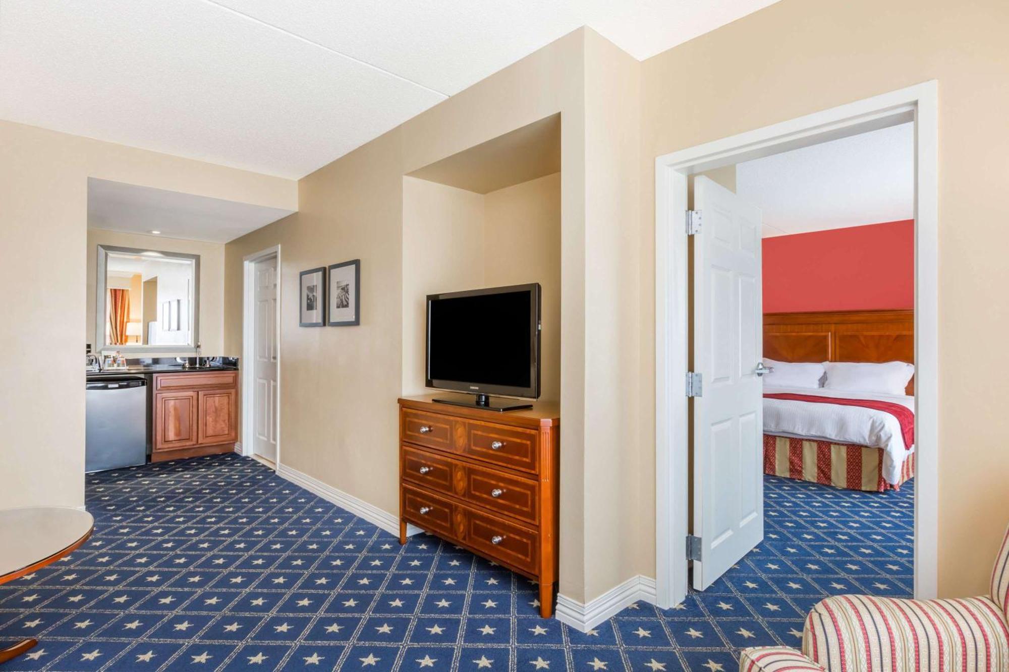 One-Bedroom King Suite Non-Smoking