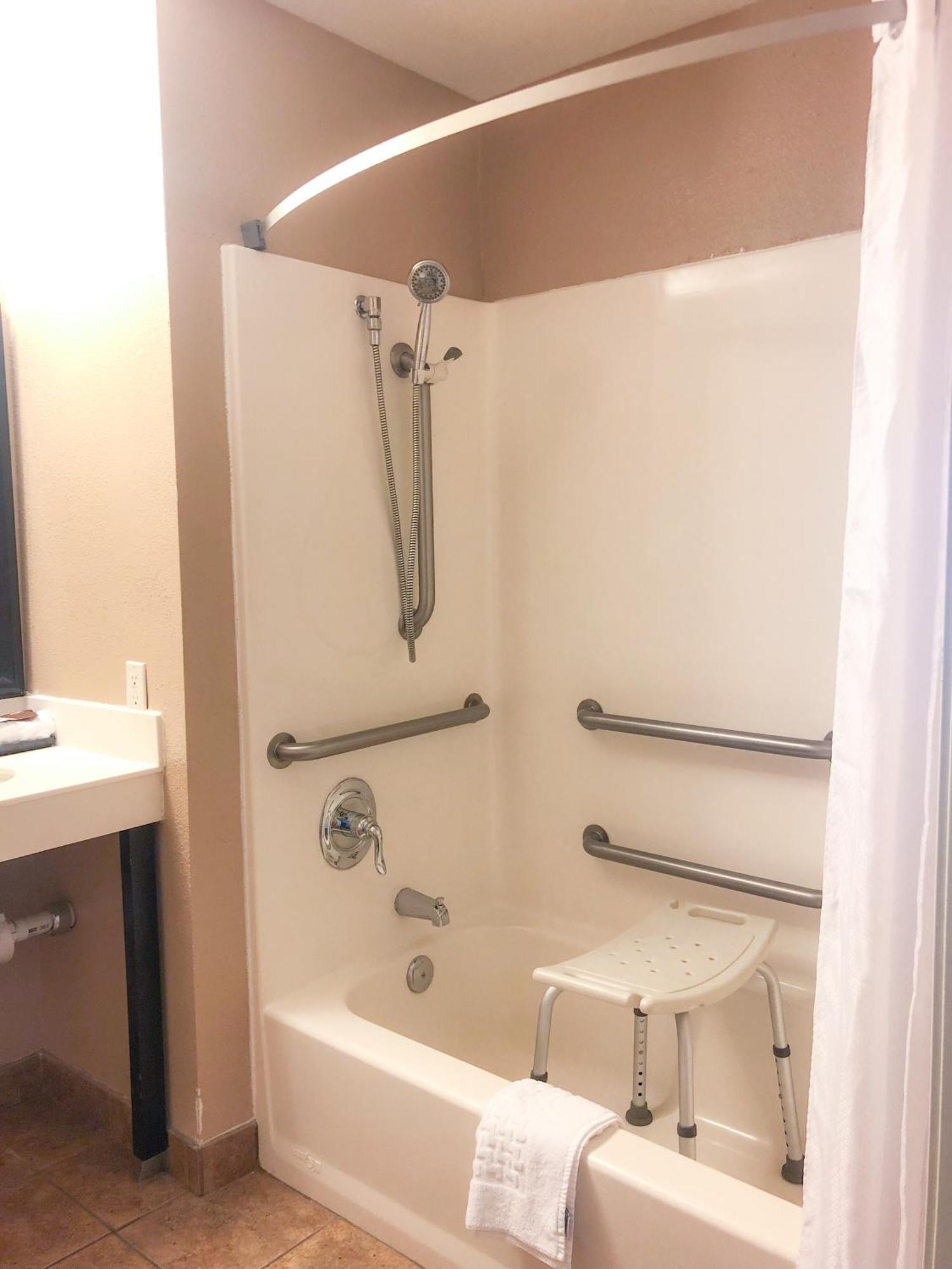 King Room,1704952216:JPEG