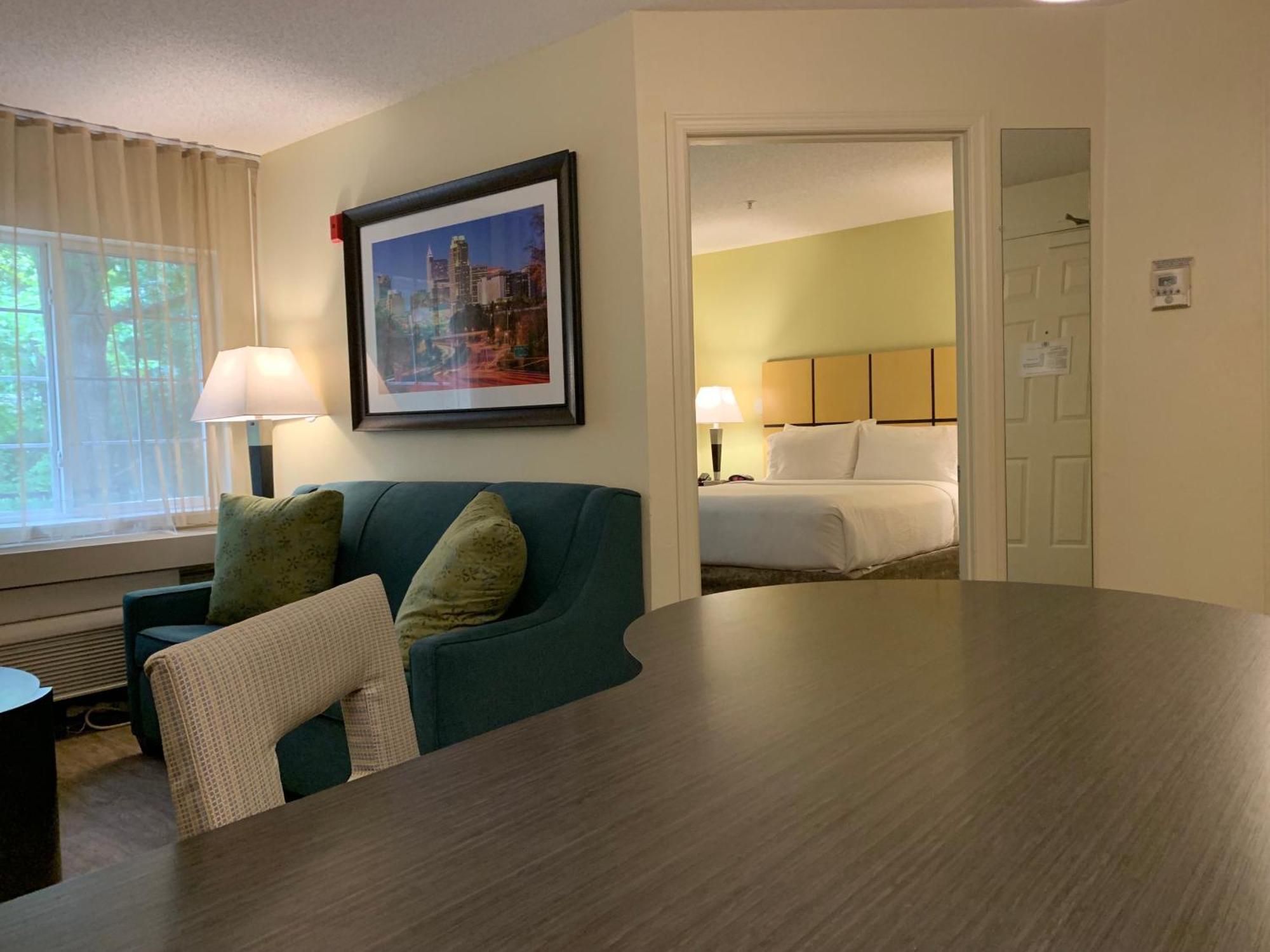 One Bedroom Suite One Queen Bed