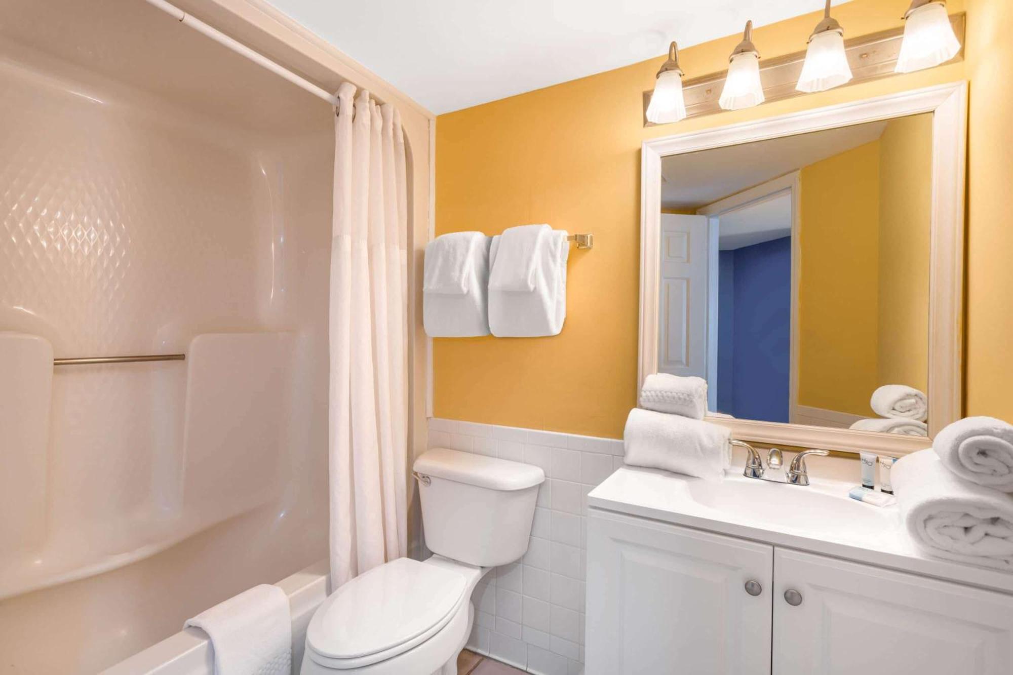 Two-Bedroom Suite One King Bed Two Twin Beds Balcony Oceanfront or Non-Smoking,1717044162:JPEG