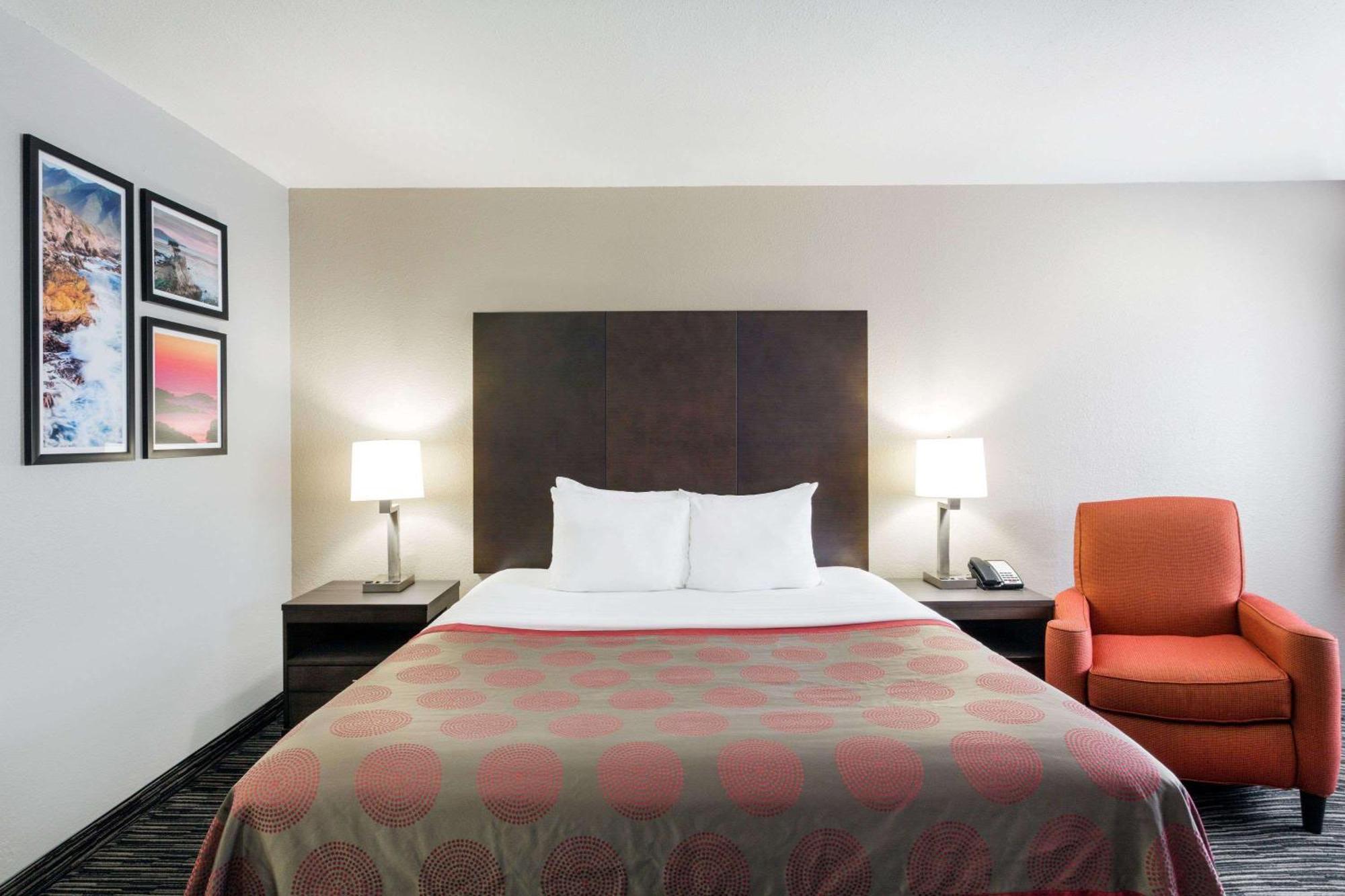 King Room Mobility or Hearing Impaired Access Non-Smoking