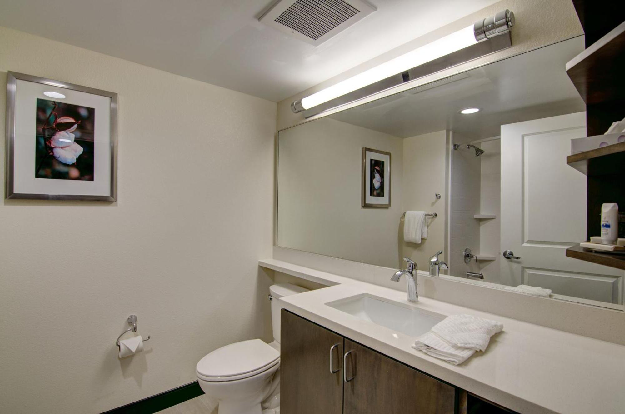 One-Bedroom King Suite,1275968452:JPEG