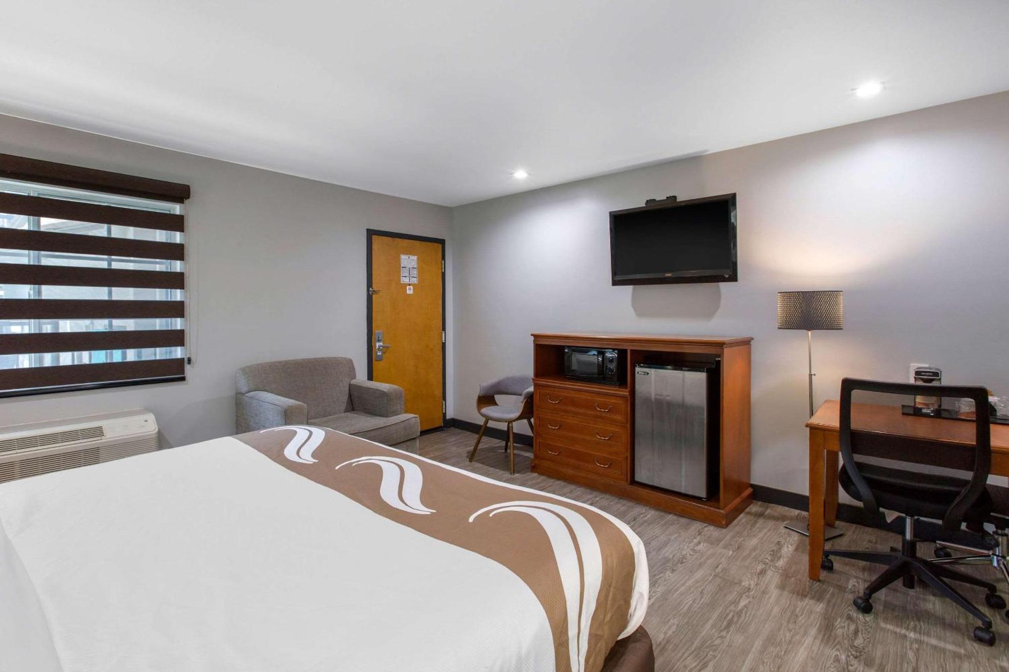 Standard Room 1 King Bed Non Smoking