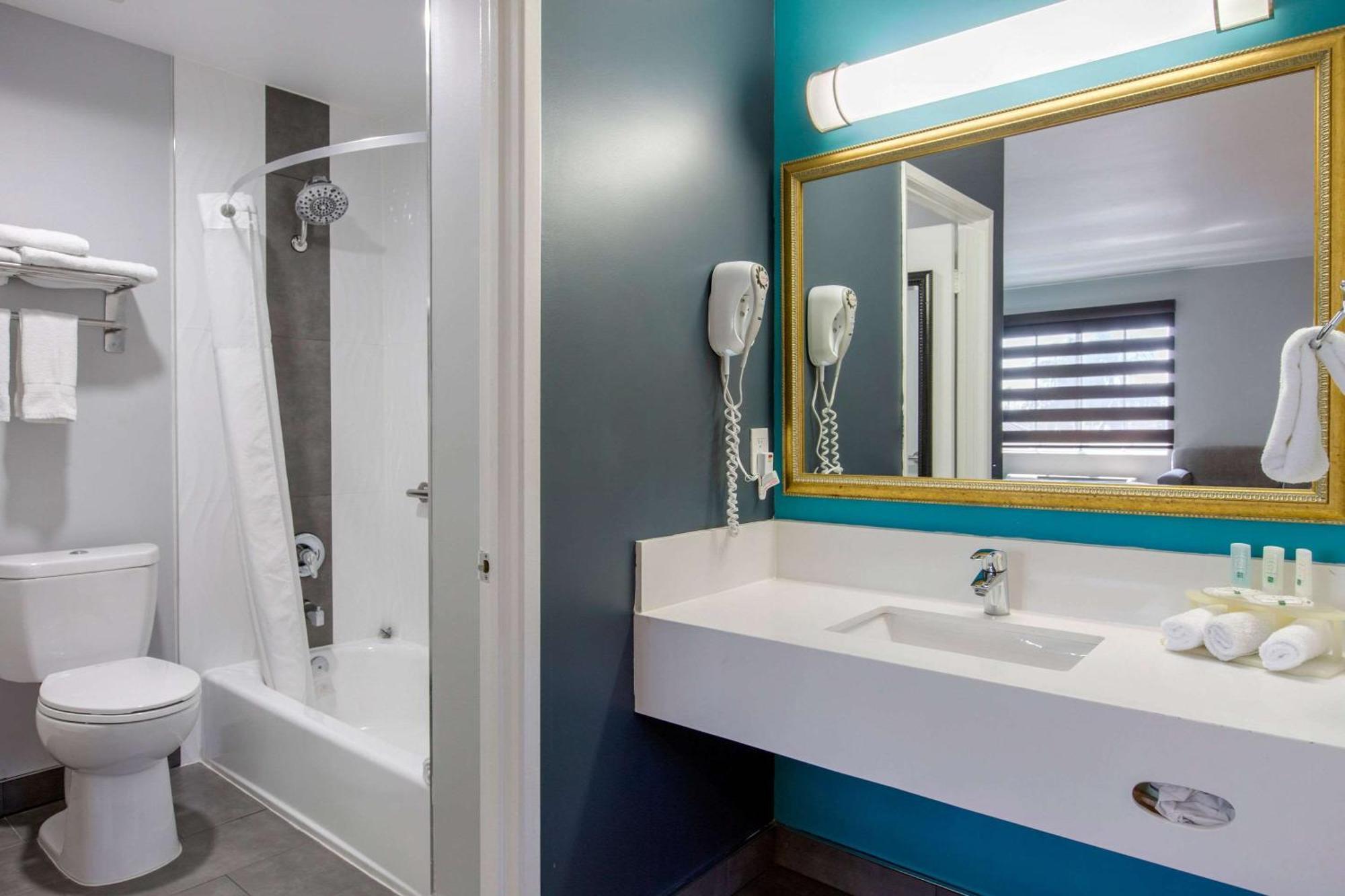 Quarto Standard com 2 Camas de Casal - Não Fumador