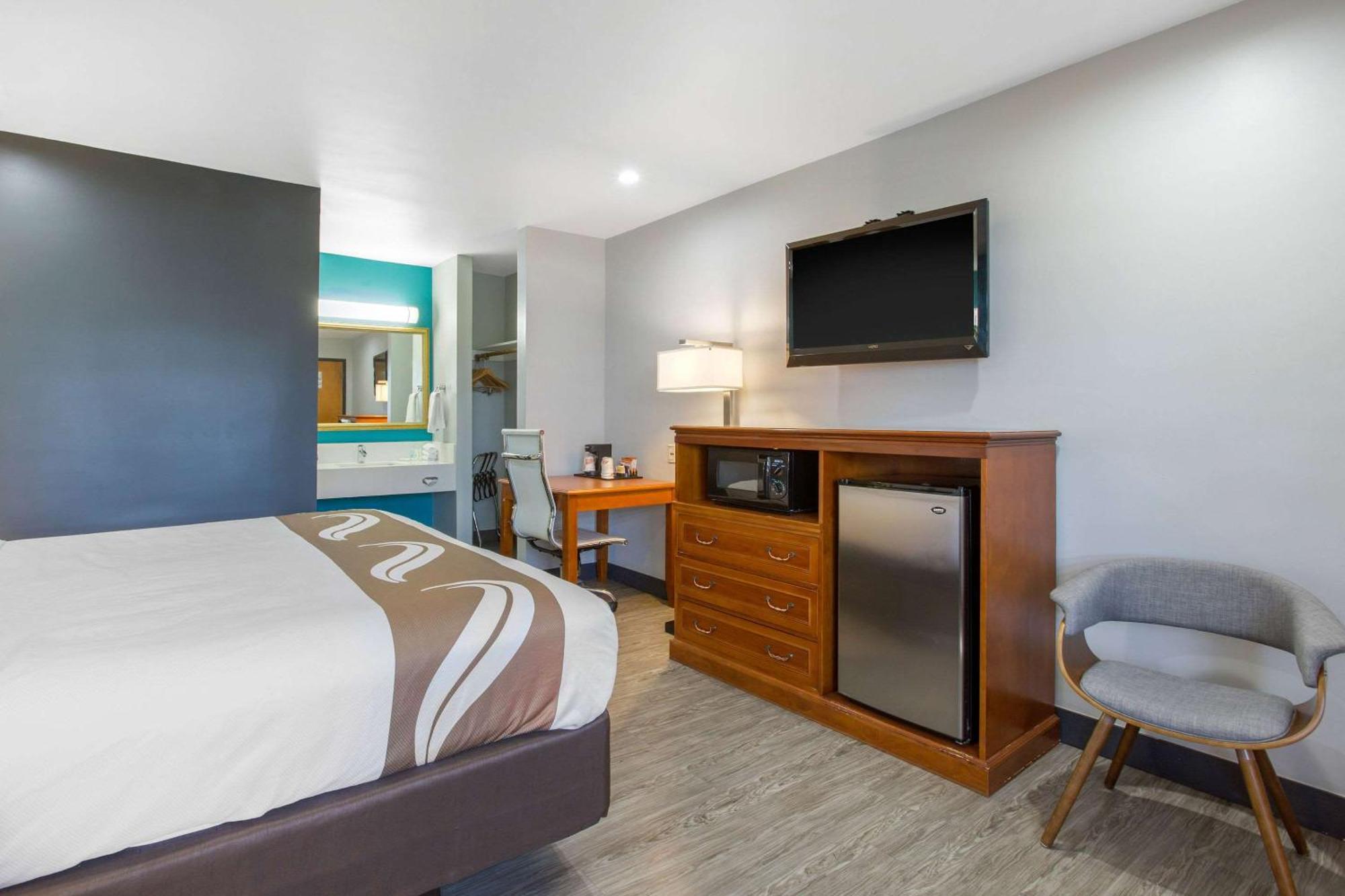 Standard Room 1 King Bed Non Smoking