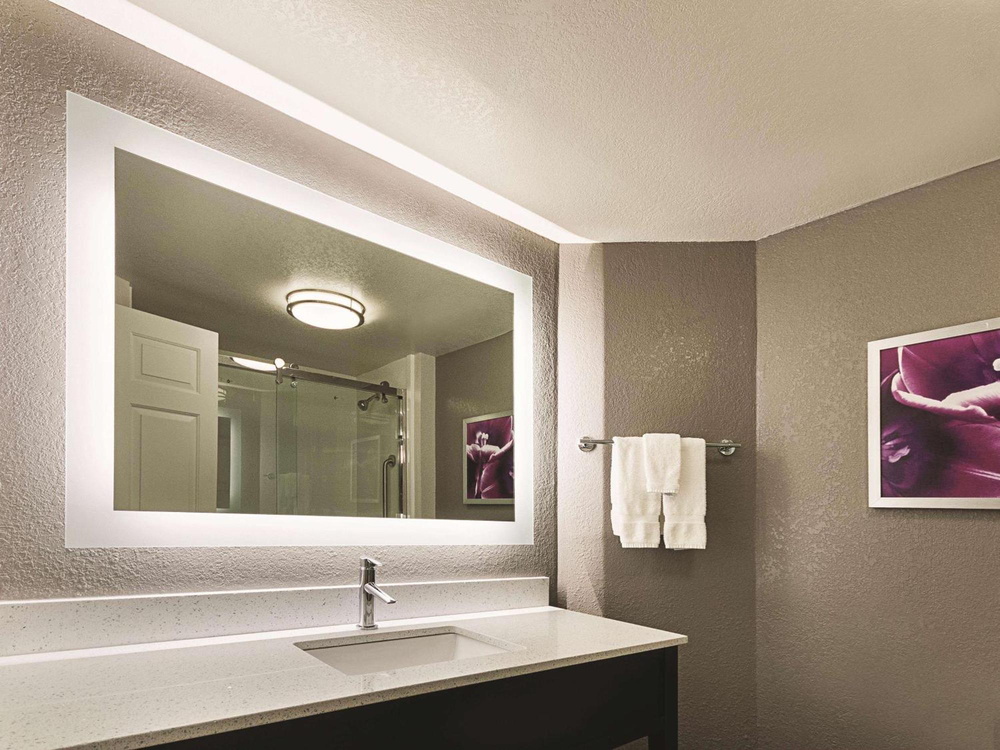 Deluxe King Room,1276187950:JPEG