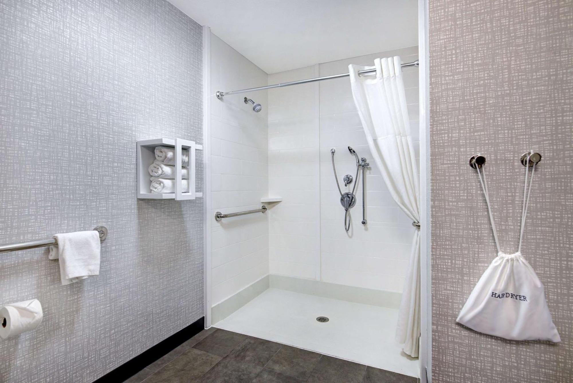 King Room - Mobility Access/Non-Smoking