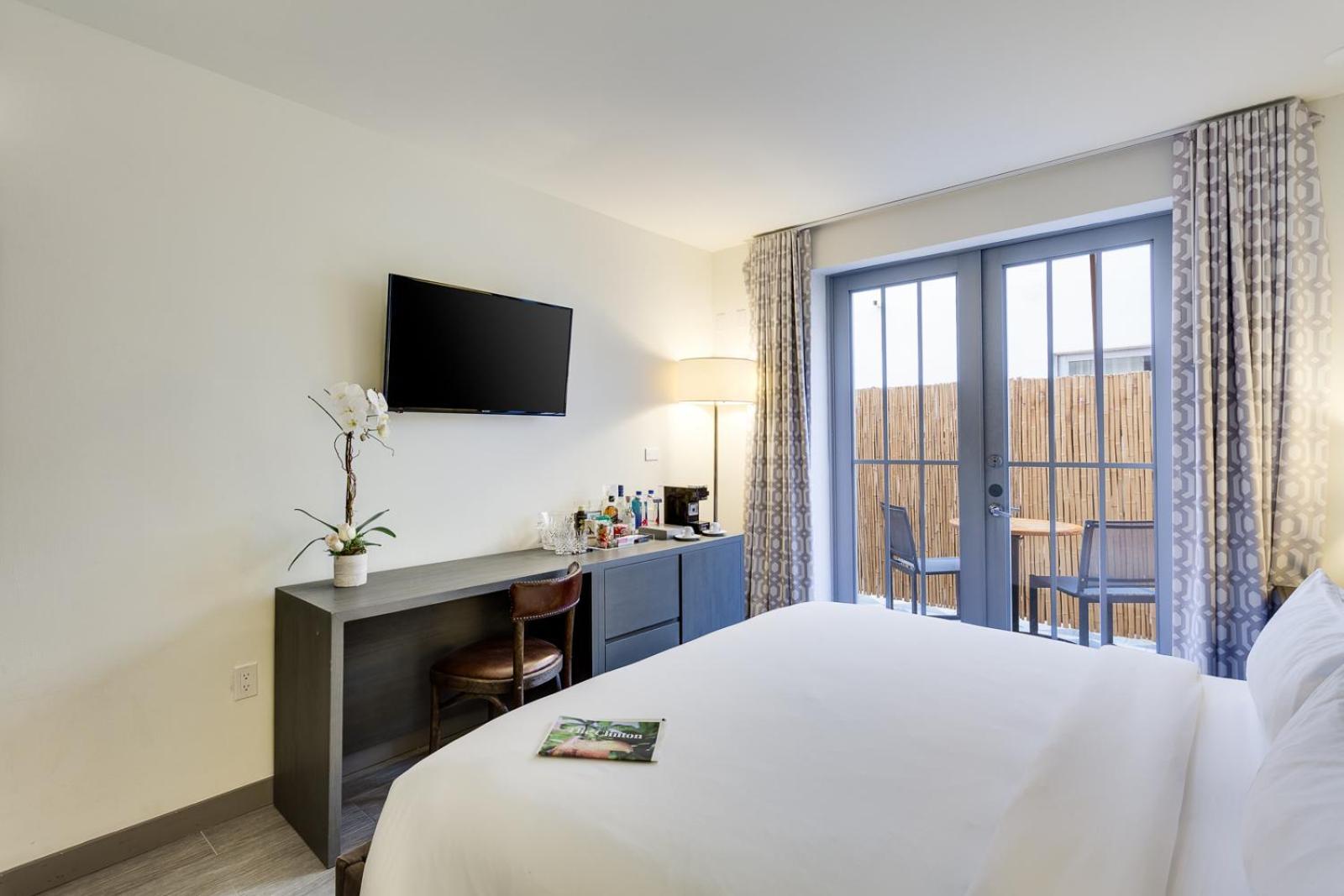 Quarto King Clássico com Terraço