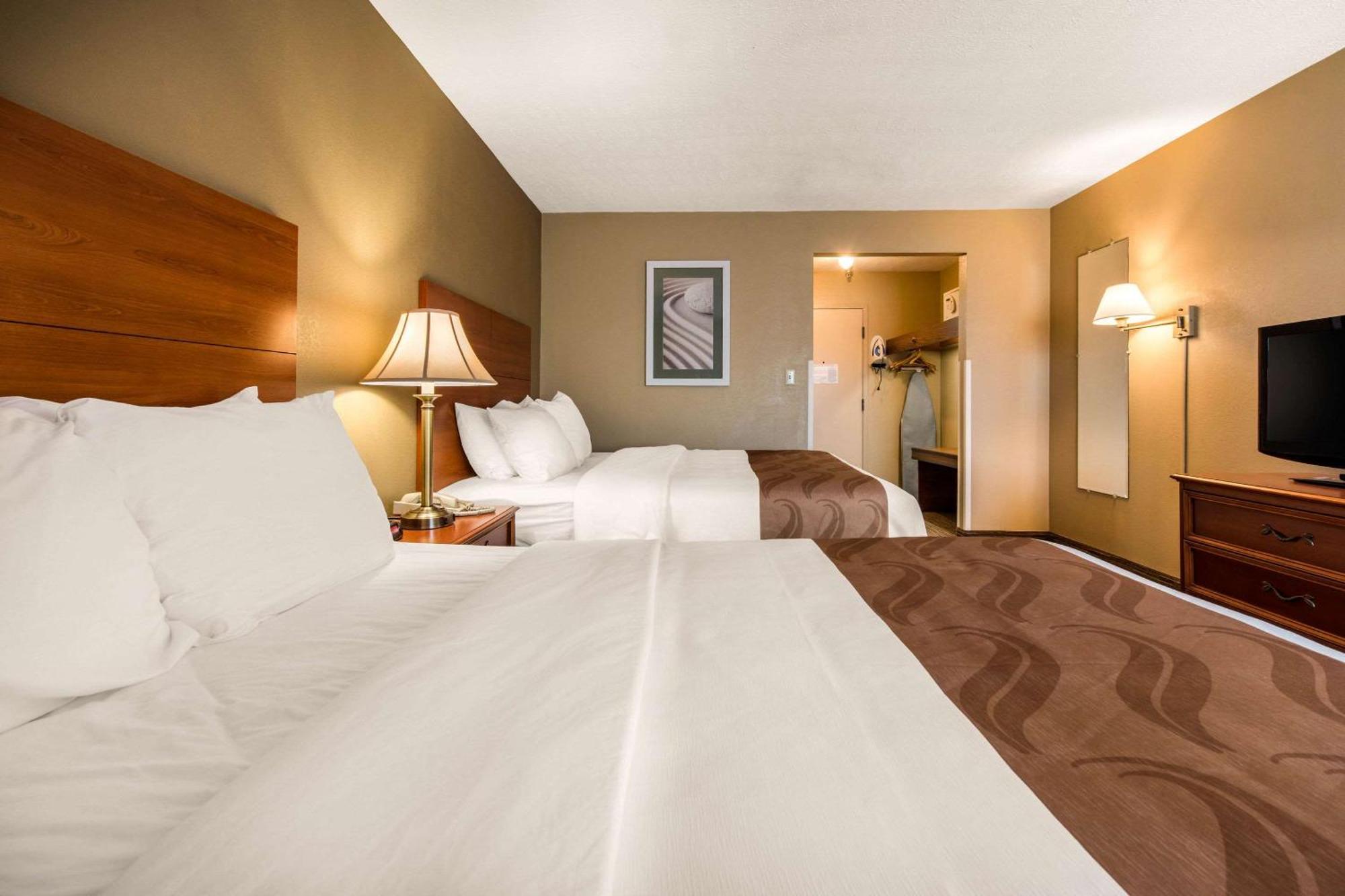 Queen Room Two Queen Beds Non-Smoking