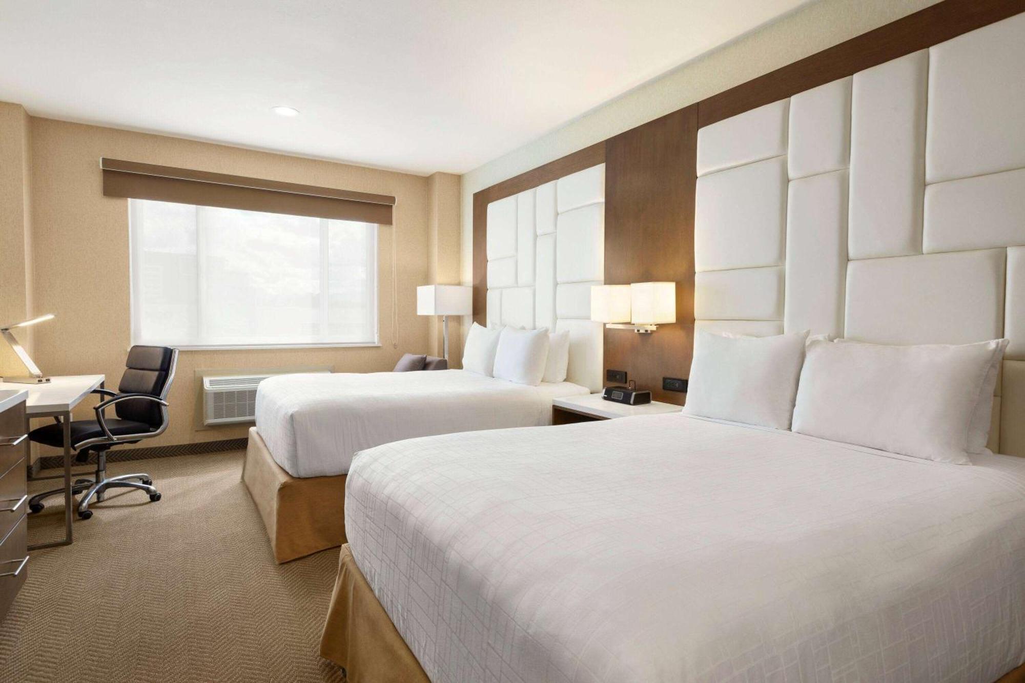 Queen Room Two Queen Beds Non-Smoking
