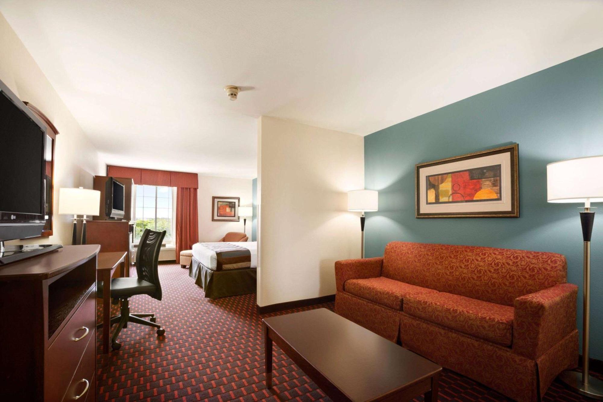 King Suite Non-Smoking