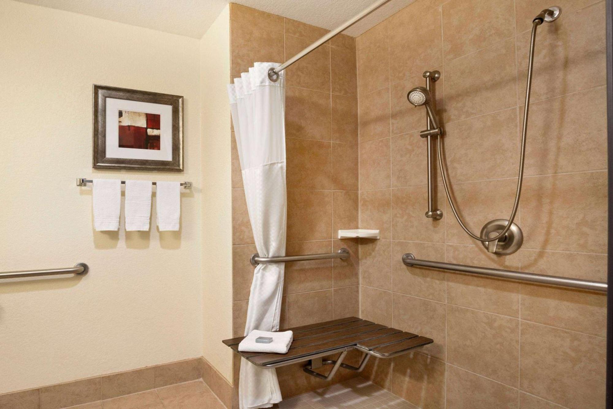 King Room Bath Tub Mobility or Hearing Accessible Non-Smoking
