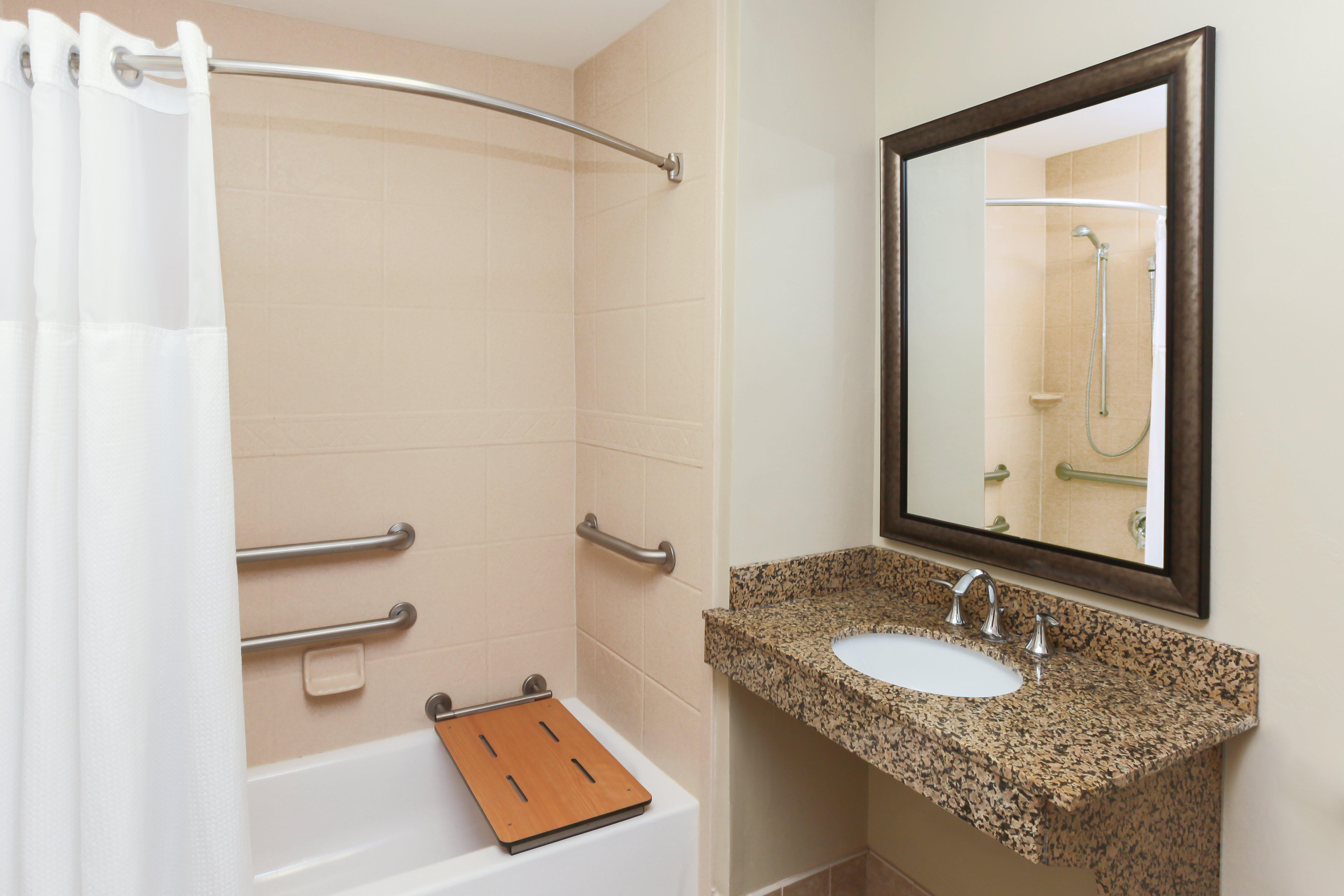 Queen Room Mobility or Hearing Access Non-Smoking