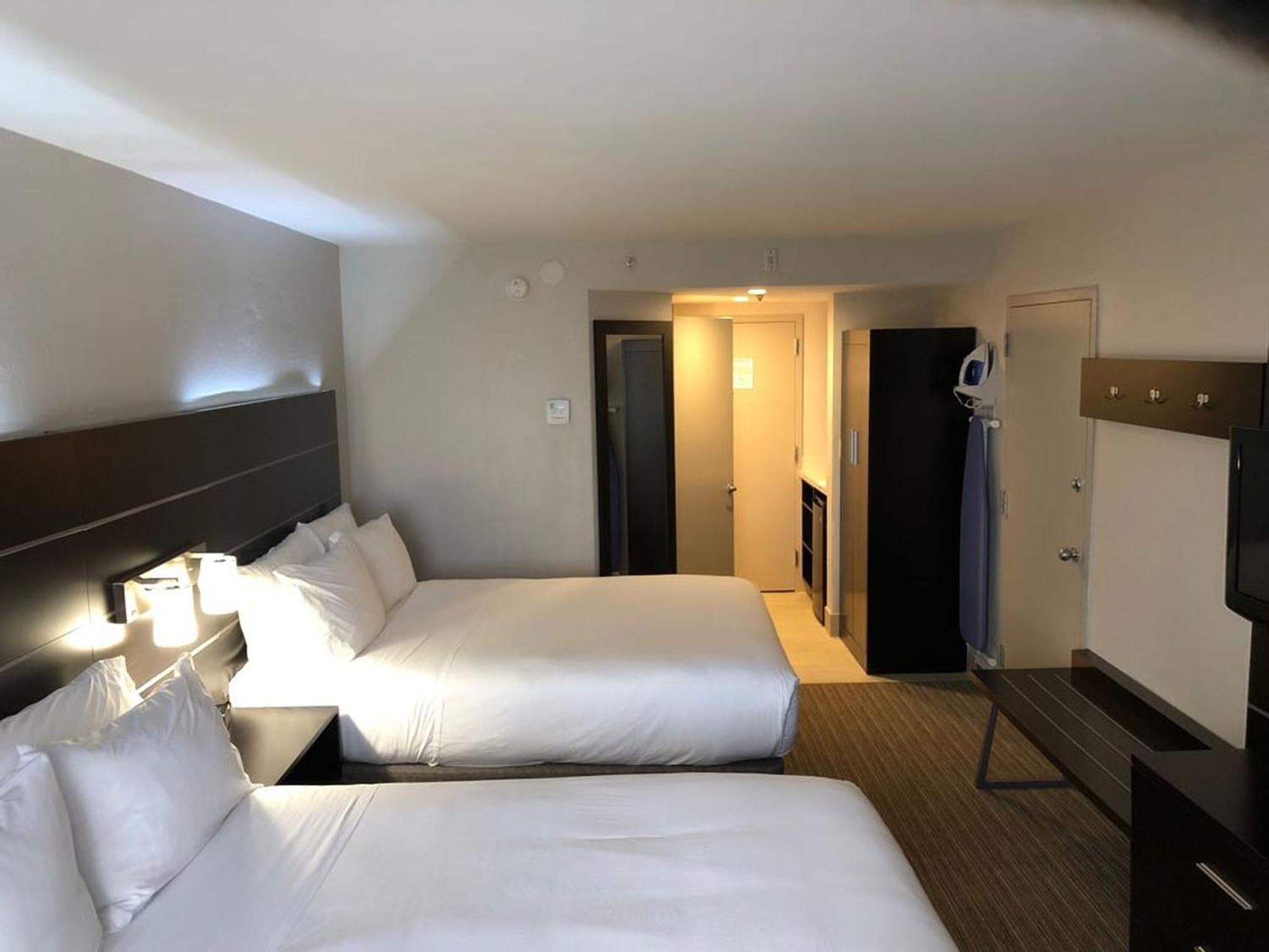 Standard Room with Two Queen Beds