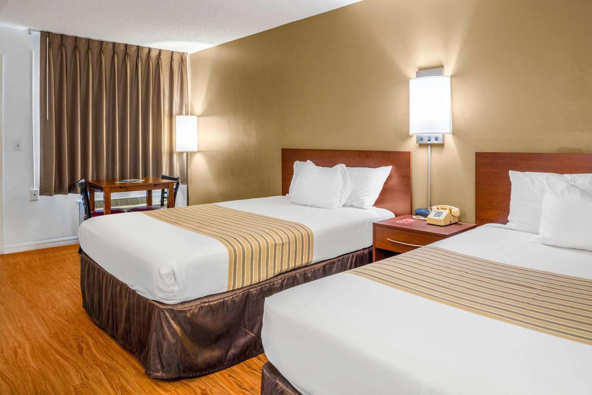 Double Room with Two Double Beds - Accessible/Non-Smoking