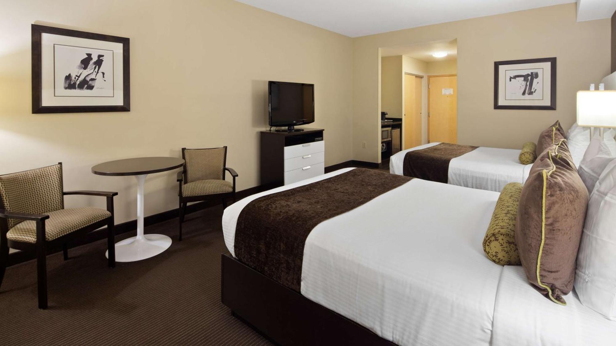 Queen Room Two Queen Beds Non-Smoking