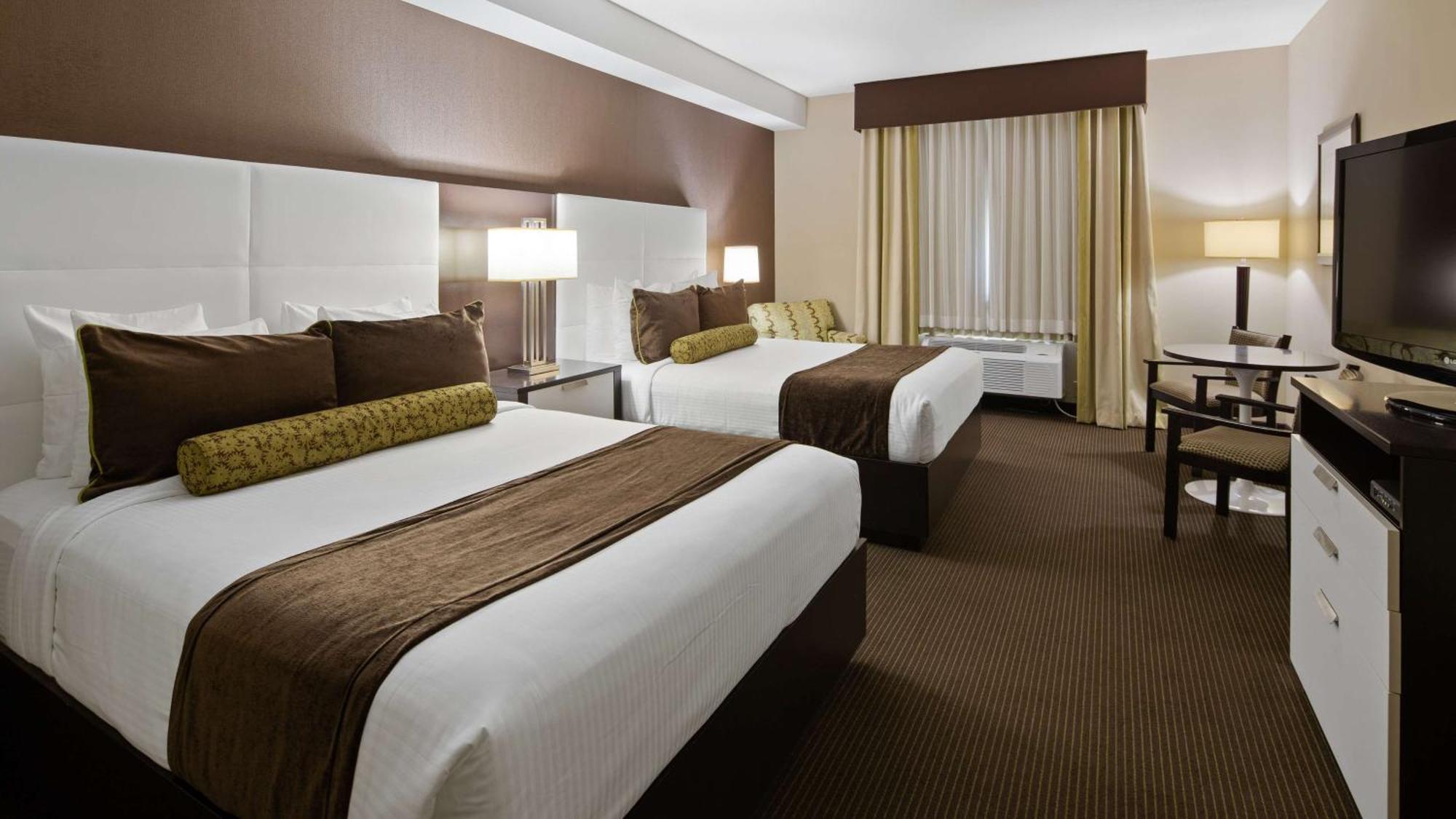 Queen Room Two Queen Beds Non-Smoking