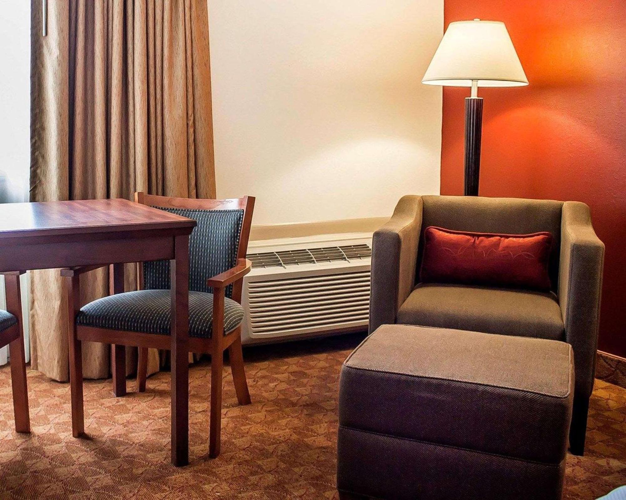 Queen Room Accessible or Nonsmoking