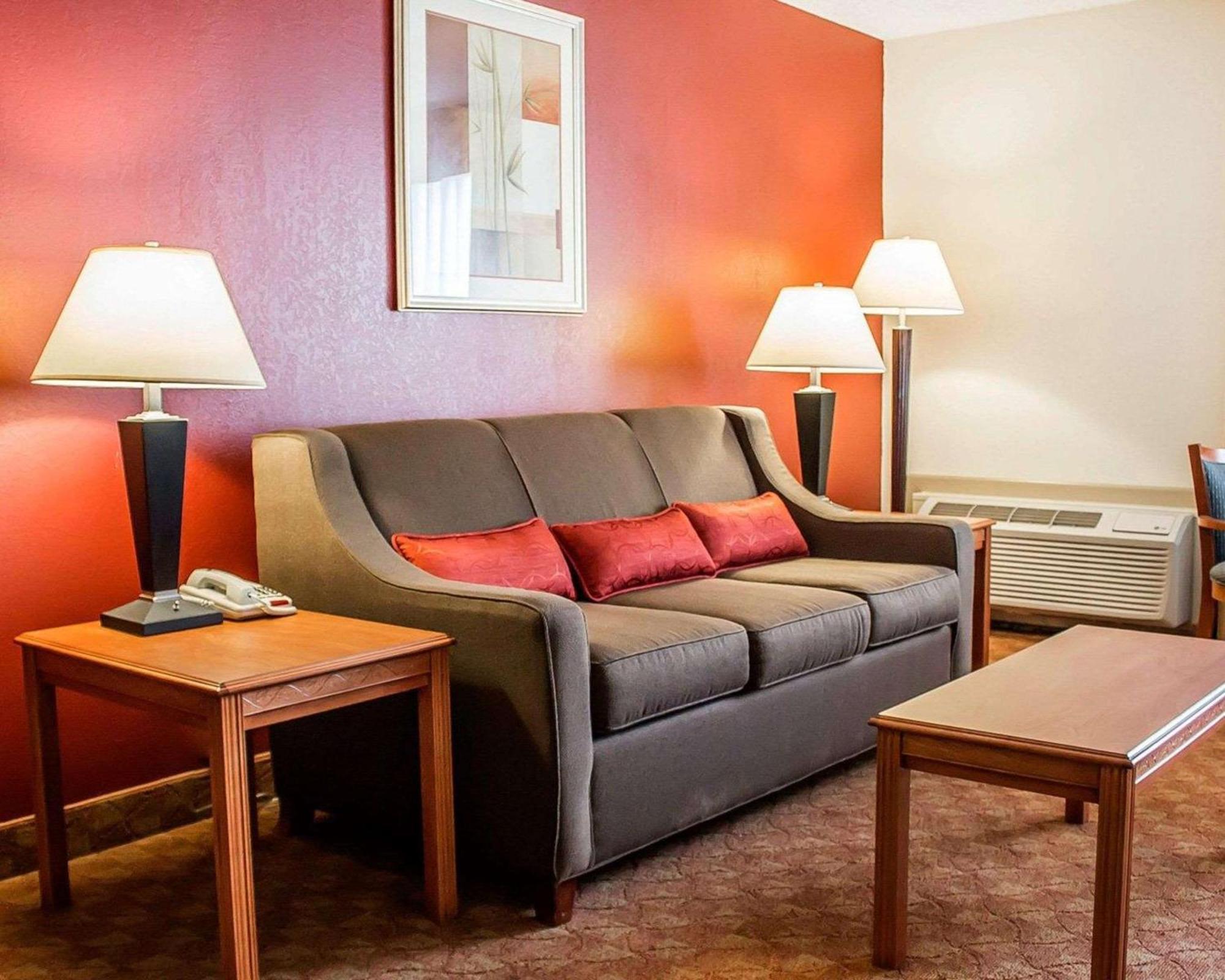 Suite Two Double Beds Non-Smoking