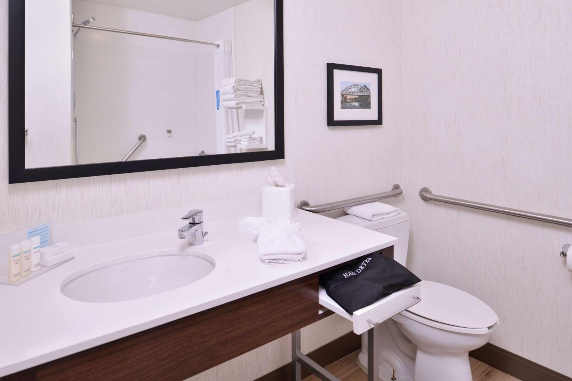 Queen Room Two Queen Beds Mobility Access or Non-Smoking