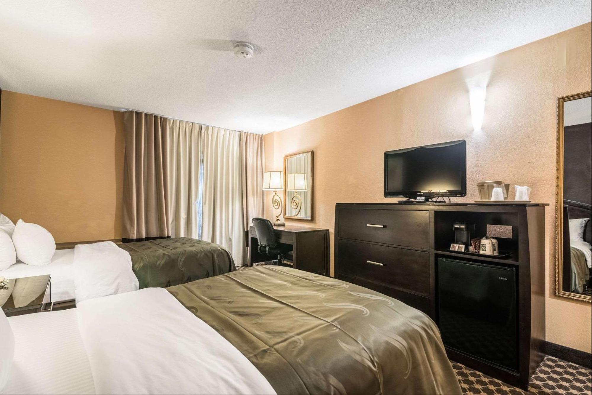 Double Room Two Double Beds Non-Smoking