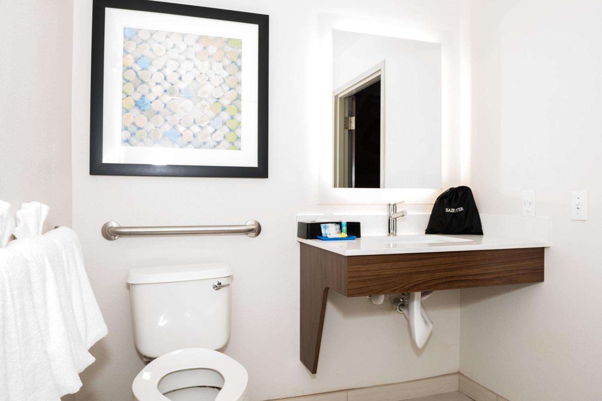 King Room Hearing Accessible Non-Smoking