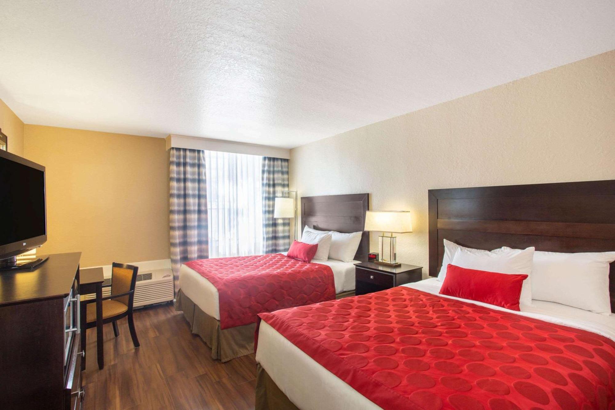 Queen Room Two Queen Beds Courtyard Vew Non-Smoking